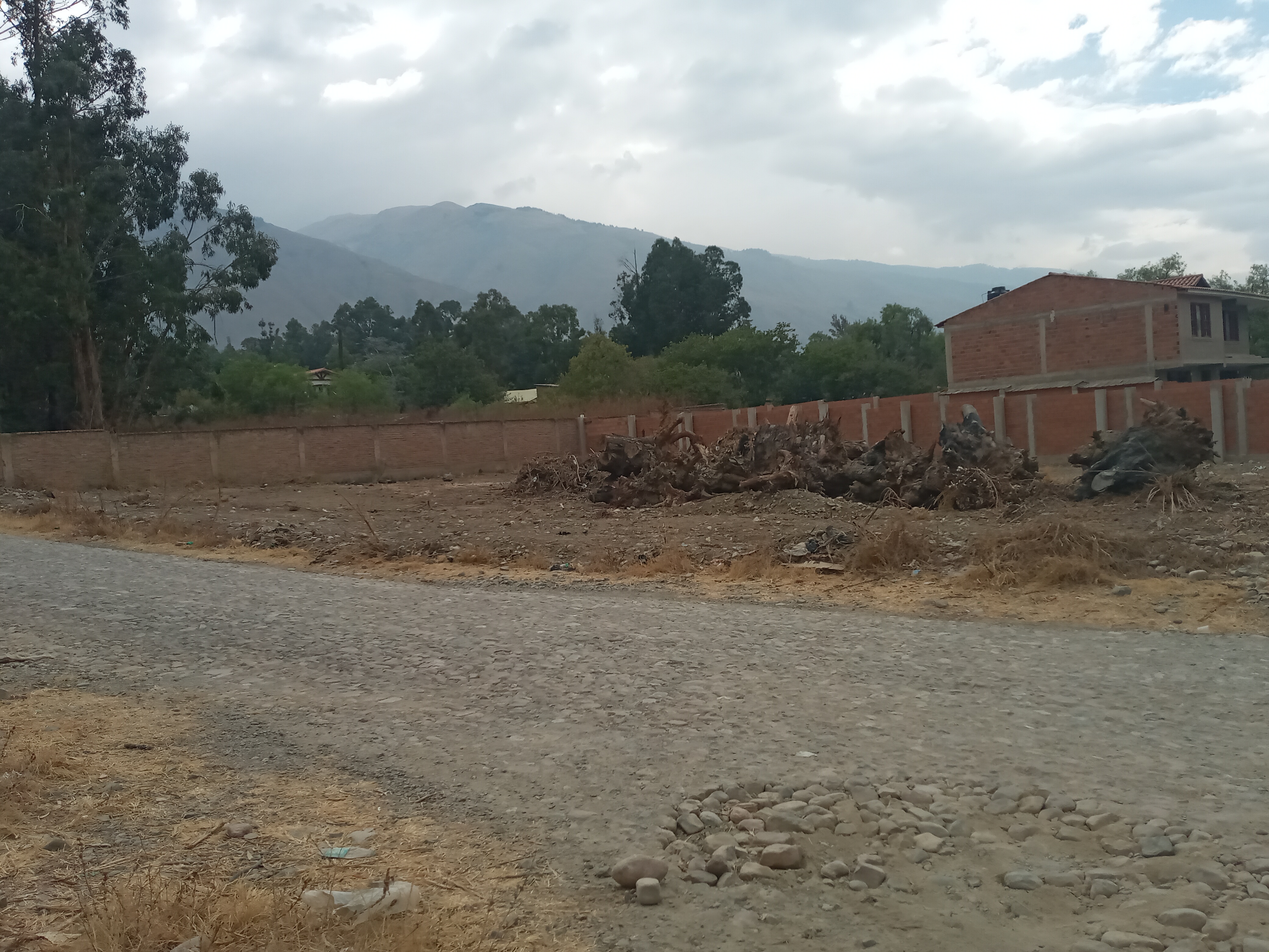 LOTE EN VENTA ENTREGA INMEDIATA 