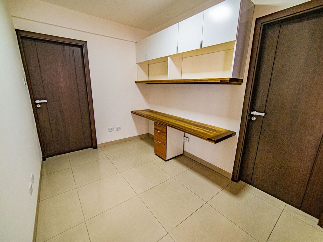 DEPARTAMENTO AMPLIO EN ZONA CENTRO, EXCELENTE UBICACION 