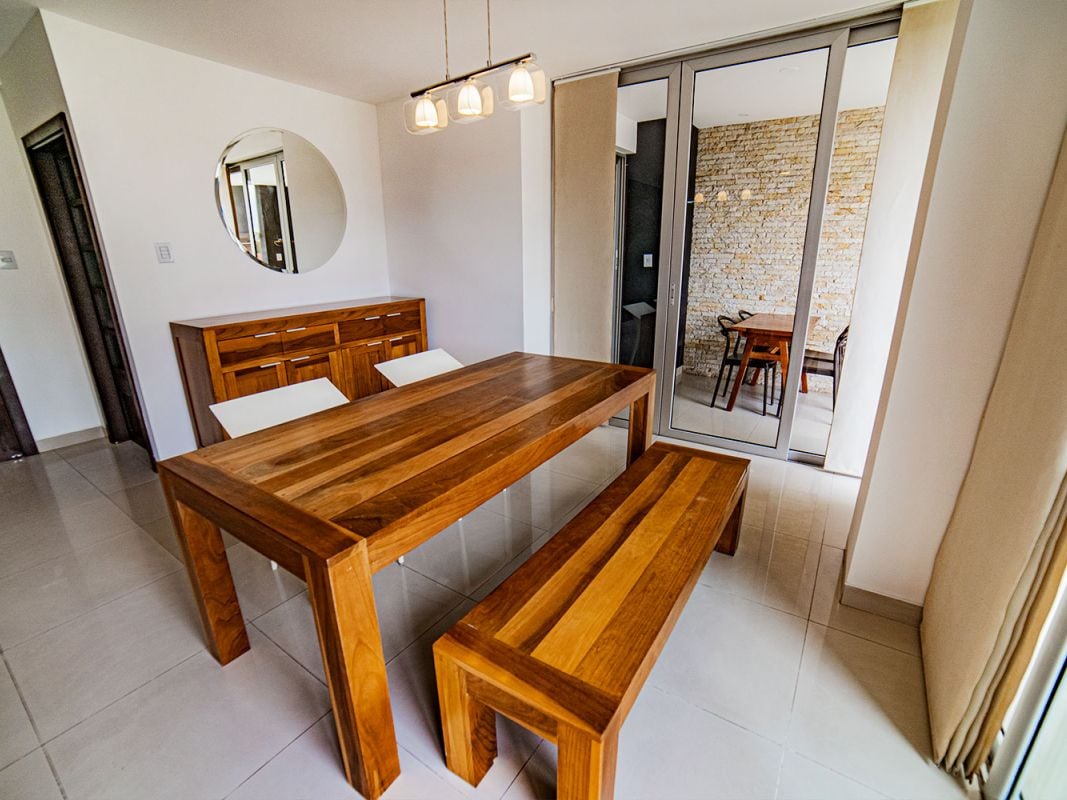 DEPARTAMENTO AMPLIO EN ZONA CENTRO, EXCELENTE UBICACION 