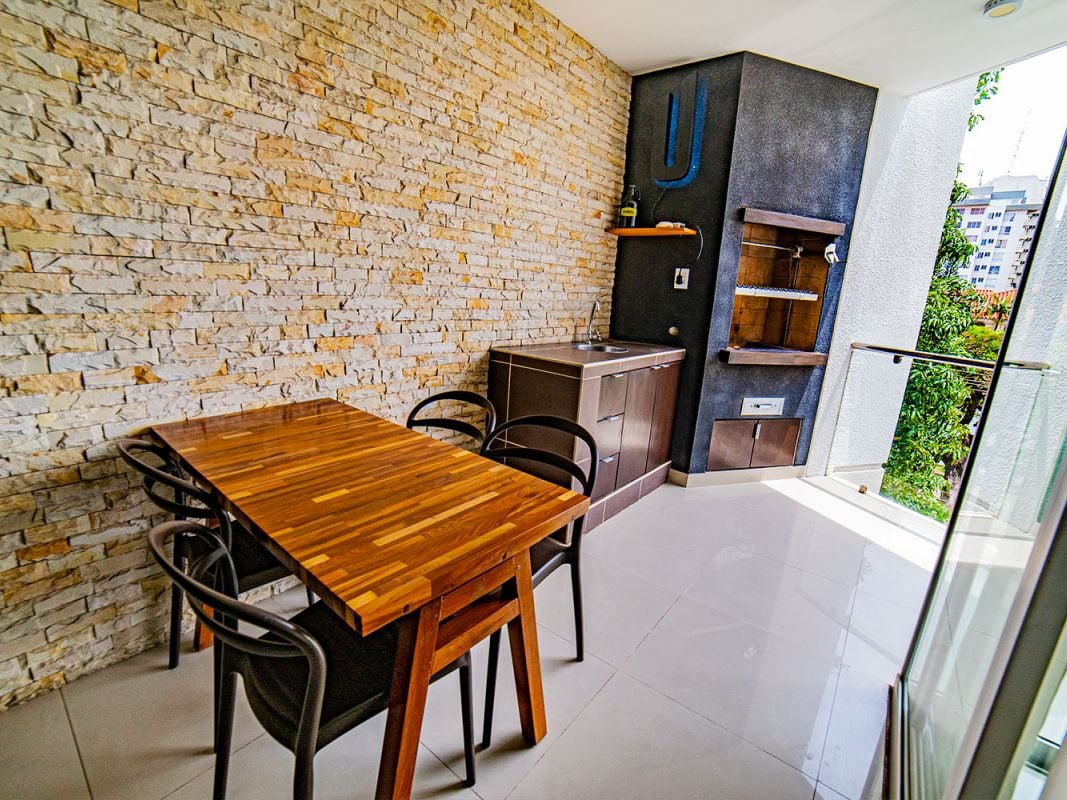 DEPARTAMENTO AMPLIO EN ZONA CENTRO, EXCELENTE UBICACION 