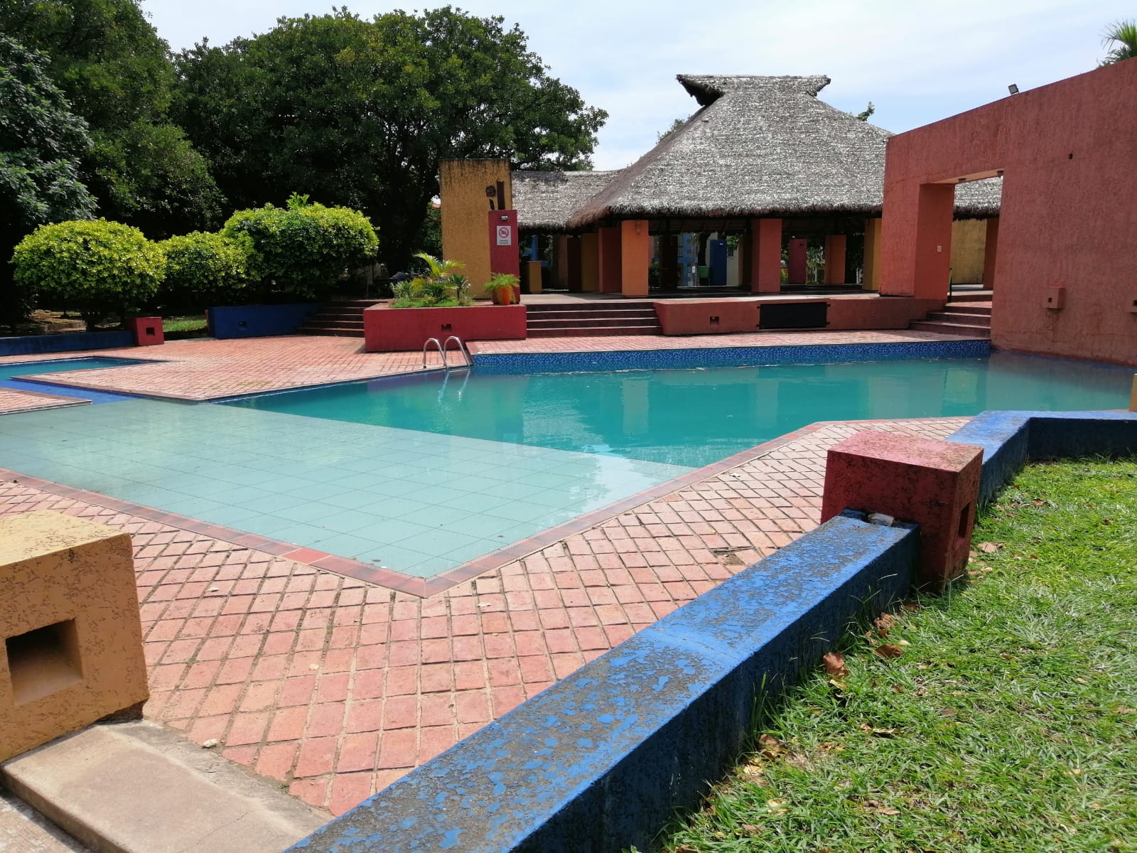 HERMOSA CASA EN URBANIZACION CERRADA ZONA ESTE 