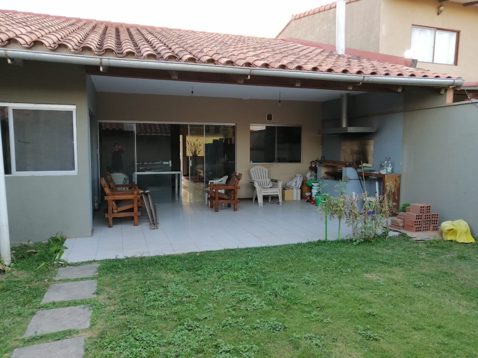 HERMOSA CASA EN URBANIZACION CERRADA ZONA ESTE 