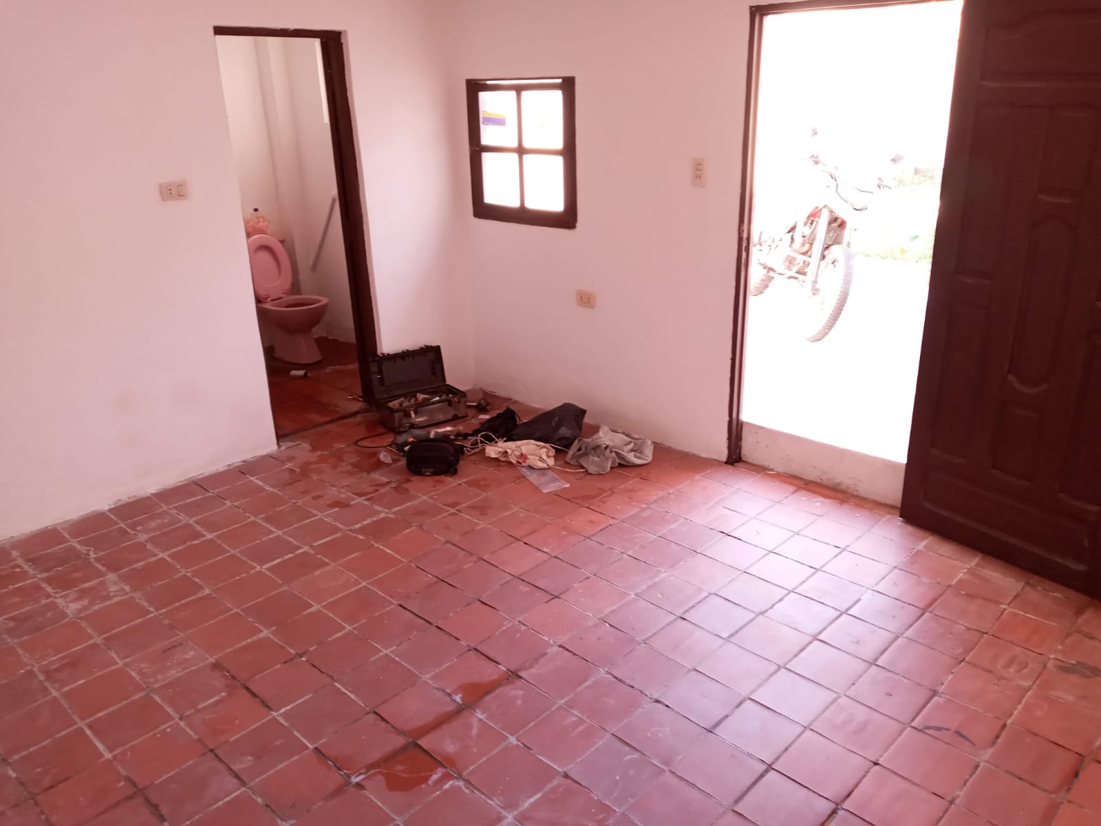 HERMOSA CASA AV ALEMANA 2DO ANILLO