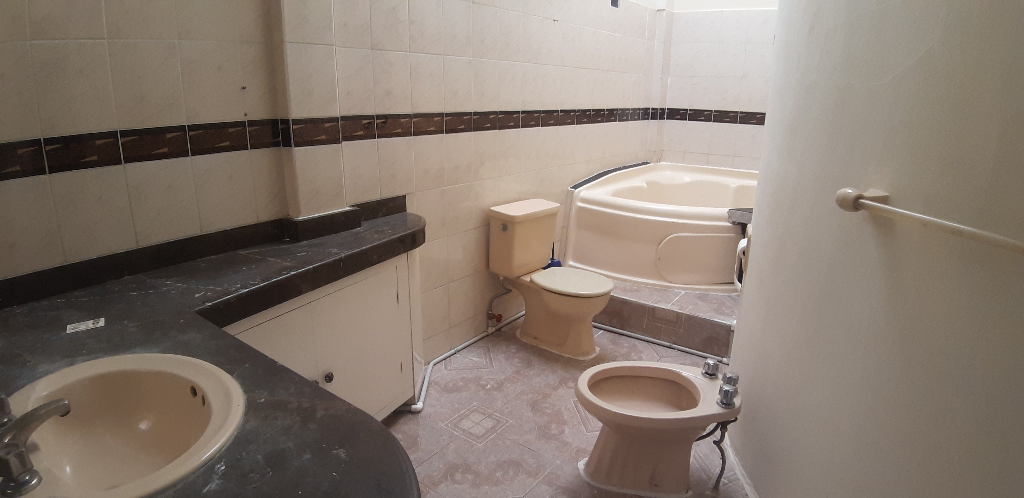 HERMOSA CASA EN ANTICRÉTICO OPCIÓN A VENTA KOANI LA PAZ