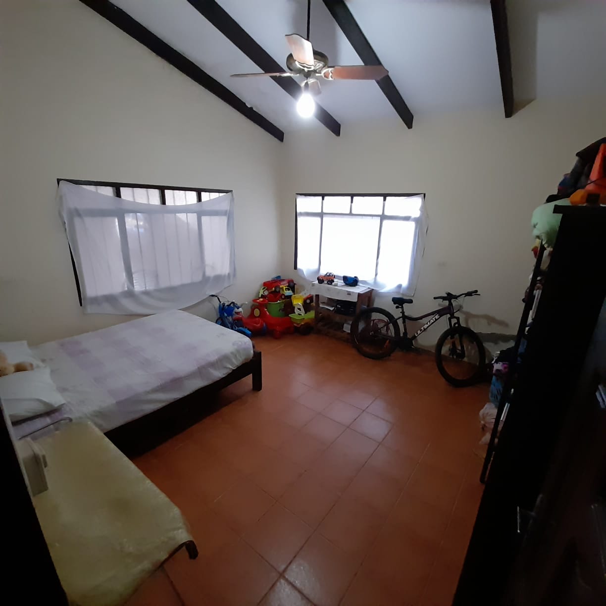 🔴CASA EN ANTICRETICO - 📍Zona  norte radial 26   - 🛏️3 dor
