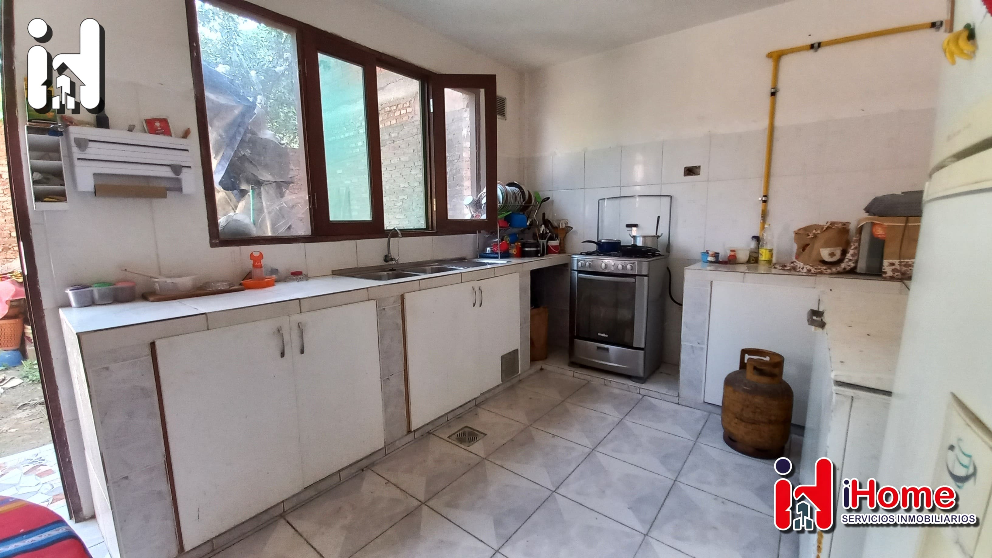 Bonita Casa En Venta en Urb. LAB - Próximo UDABOL km 8 al no