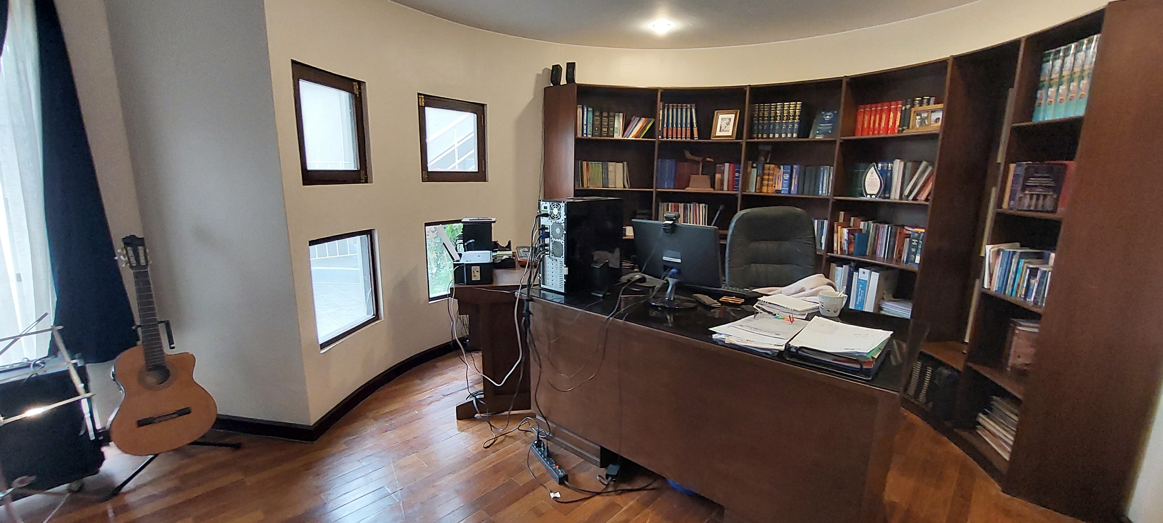 Hermosa, cómoda y amplia Casa en Venta en Irpavi entre c 3y4