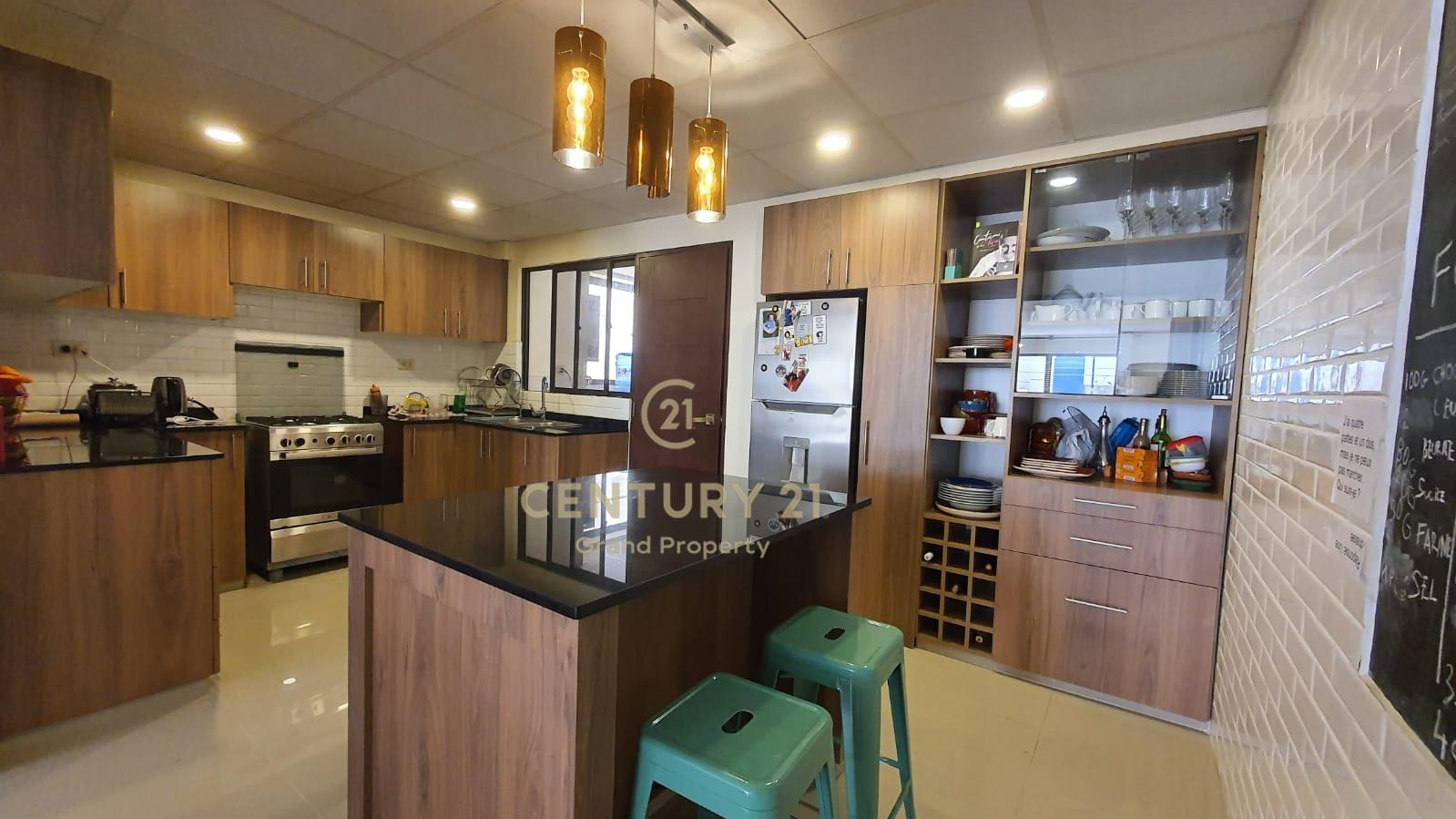 PRECIOSO DEPARTAMENTO EN VENTA - ACHUMANI