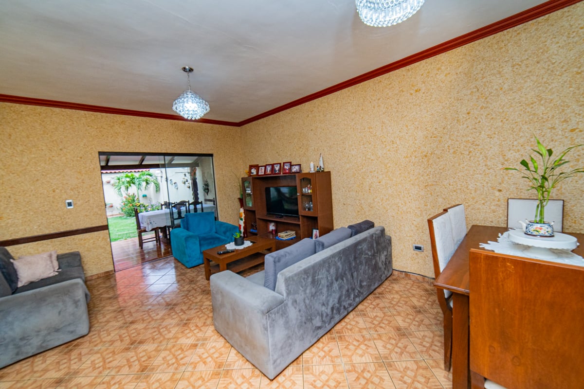 CASA EN VENTA, Av PAURITO 6to ANILLO