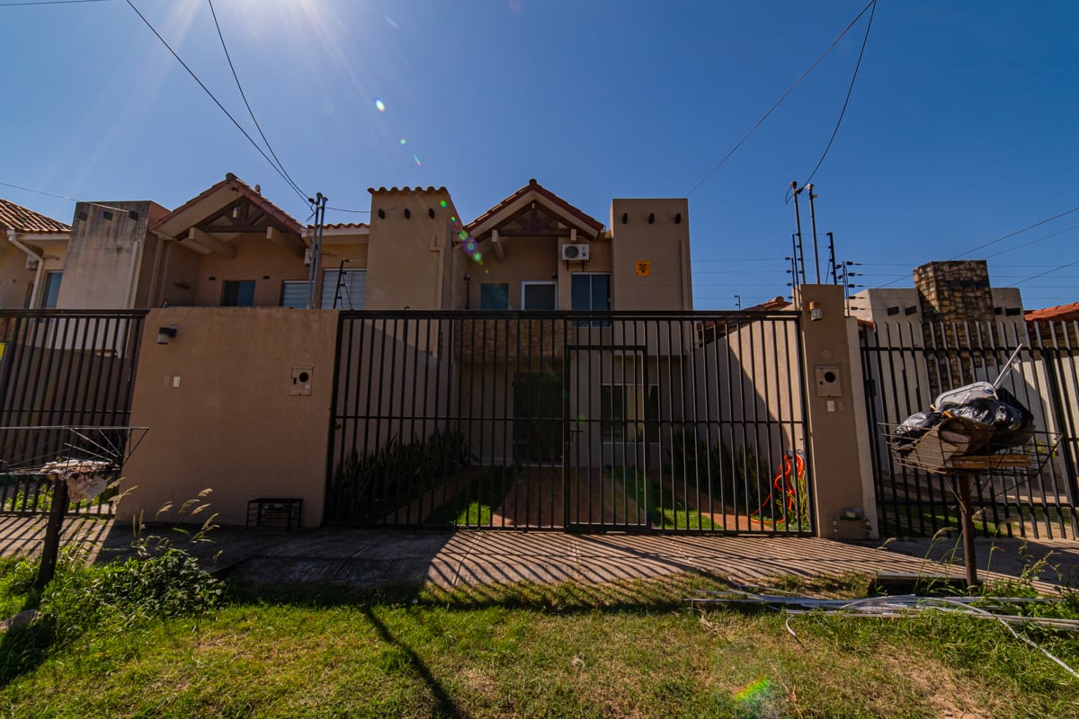 CASA EN VENTA BARRIO UNIVERSITARIO NORTE, AV BENI