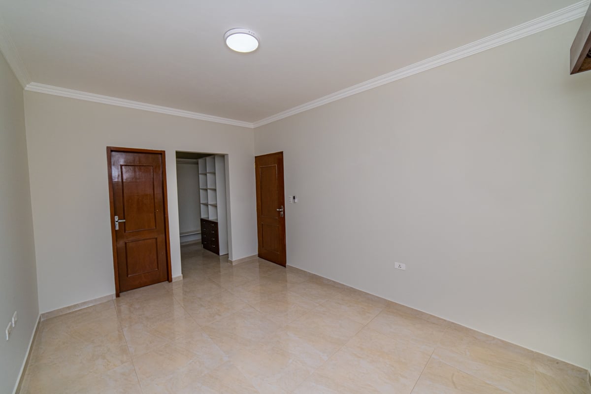 CASA EN VENTA BARRIO UNIVERSITARIO NORTE, AV BENI