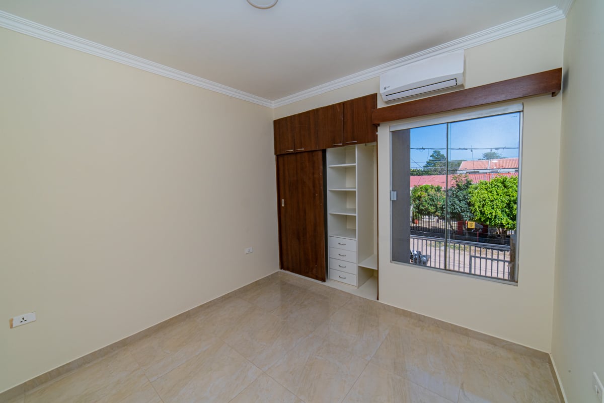 CASA EN VENTA BARRIO UNIVERSITARIO NORTE, AV BENI