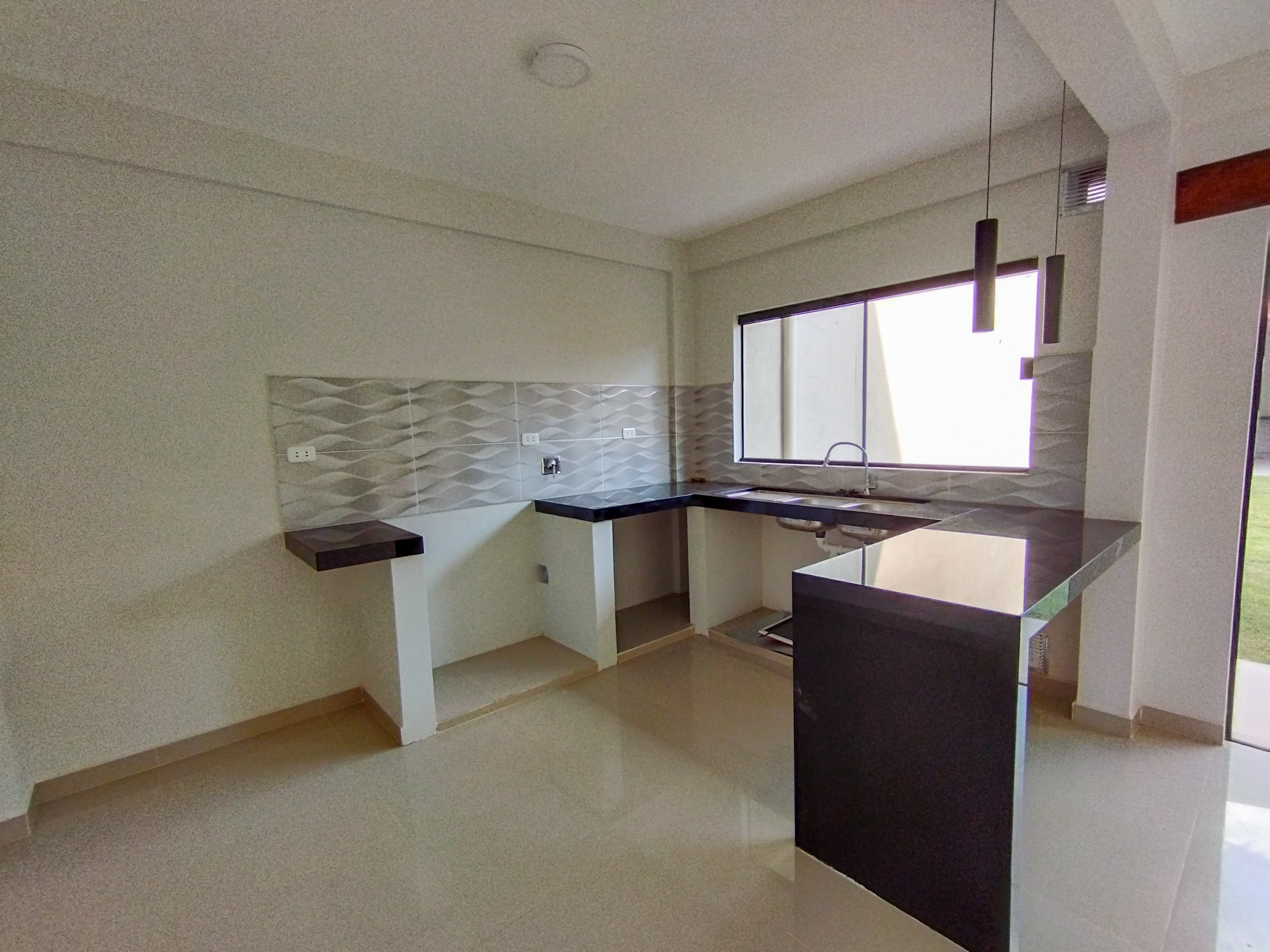 CASA A ESTRENAR DE DOS PLANTAS EN VENTA