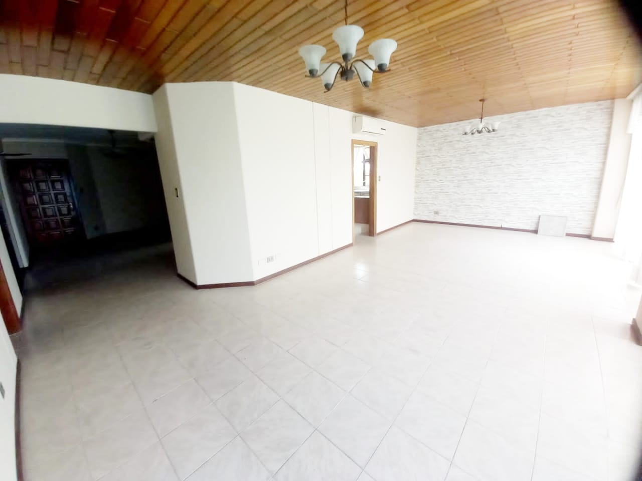 Adan MenachoZONA CENTRAL EDIFICIO EL CANCILLER DPTO AMPLIO T