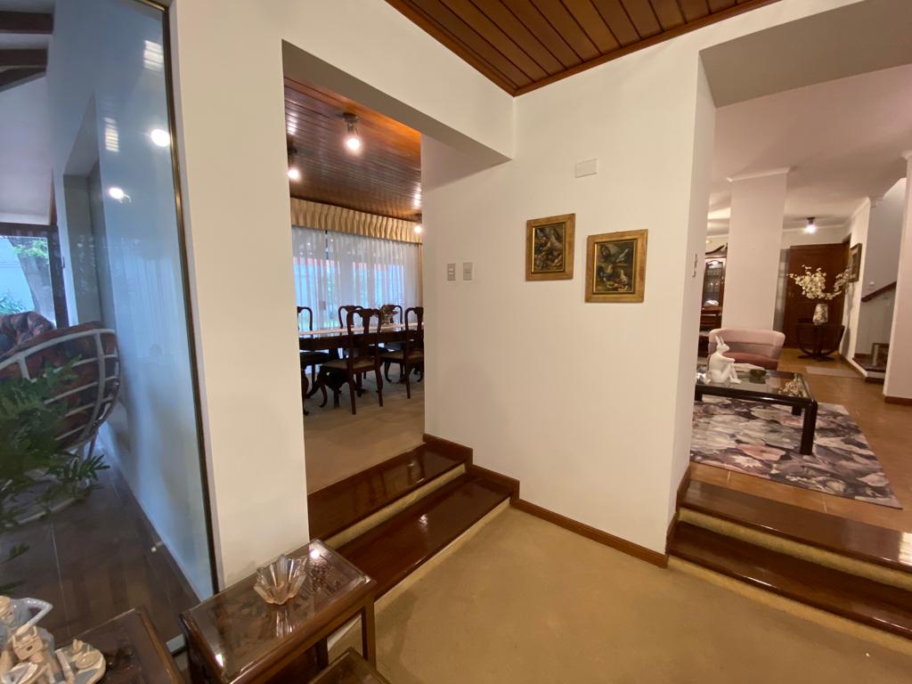 CASA EN VENTA EN ZONA SUR, Av SANTOS DUMONT 3ER ANILLO