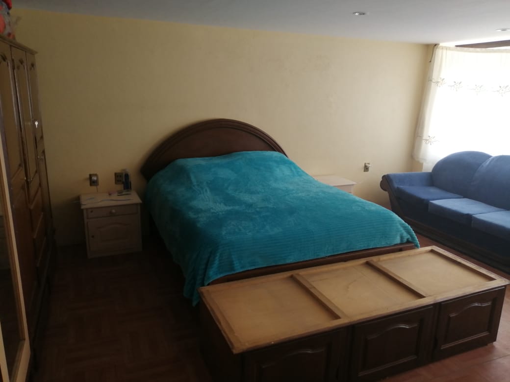 Vendo casa con dos pisos y negocio activo de lavando autos