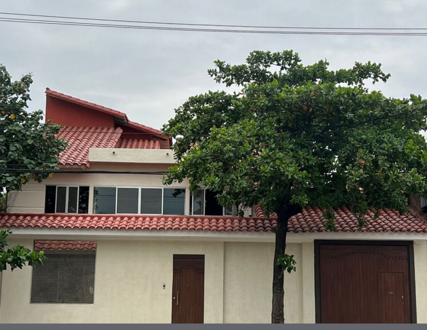 🔴HERMOSA CASA A ESTRENAR  EN OFERTA SOBRE AVENIDA 