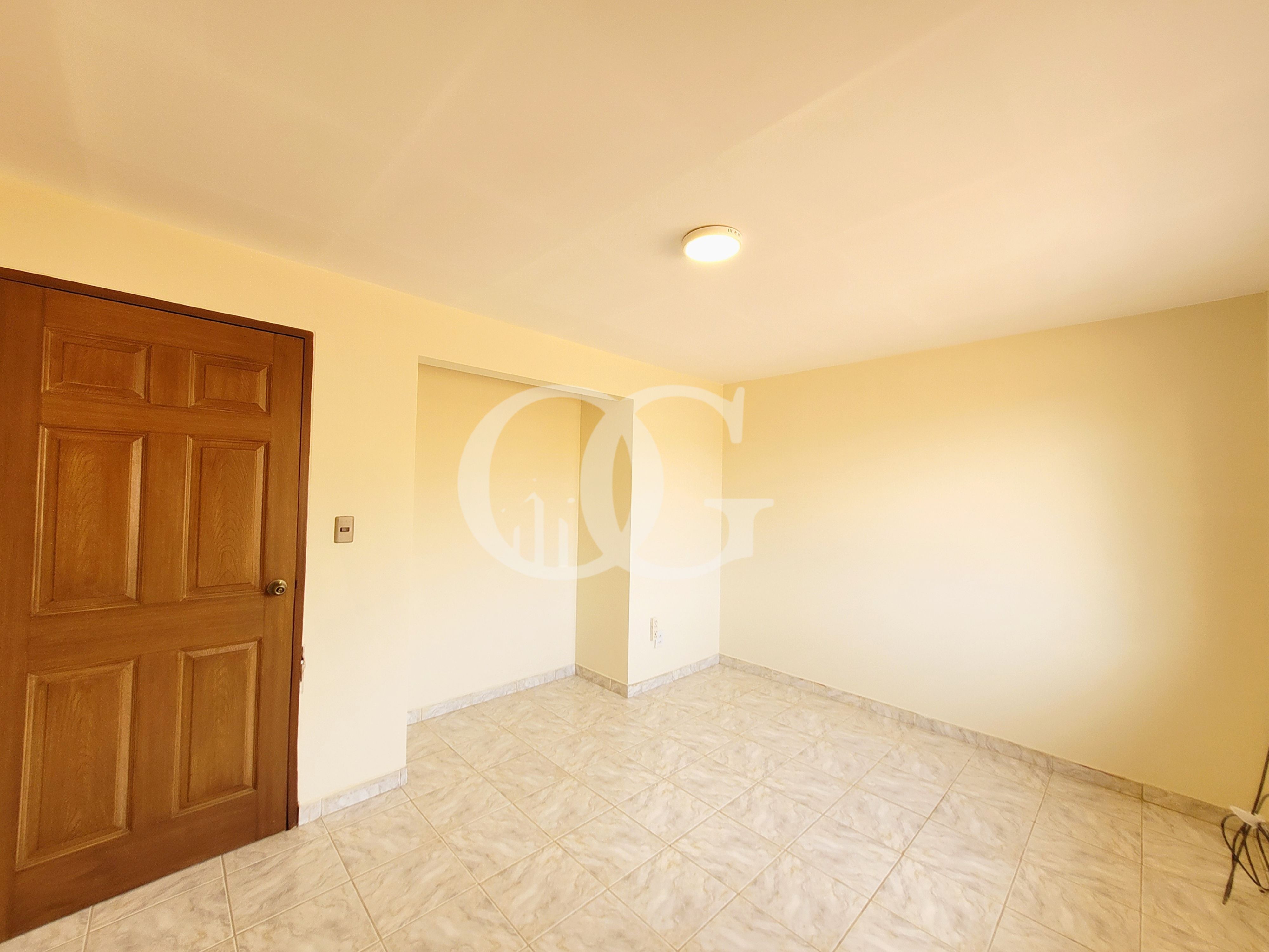CASA EN VENTA EN URB. TUNARI