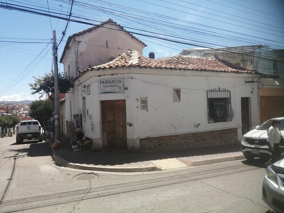 CASA EN VENTA PLENA ESQUINA