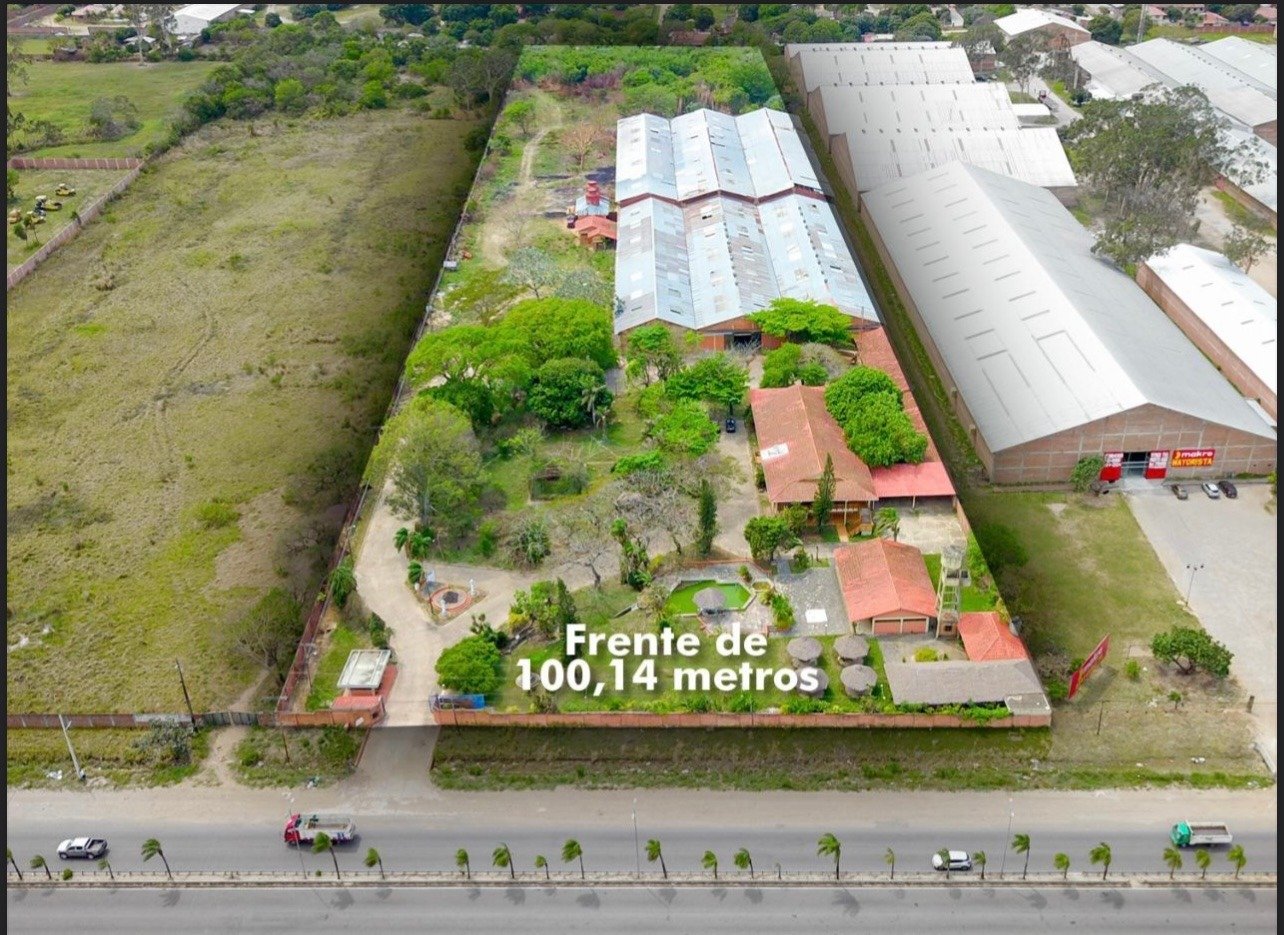 En venta terrenos con galpones en zona norte,4 ha,Av Banzer