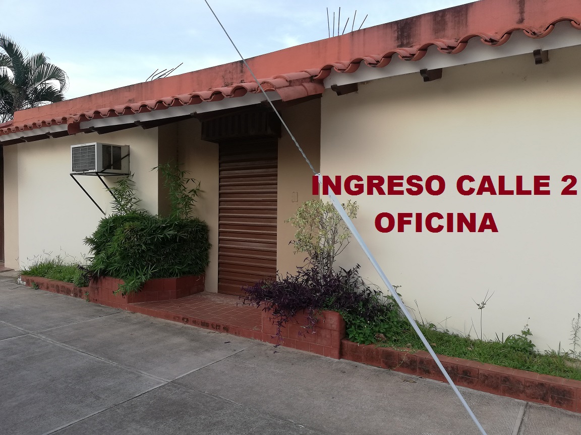 CASA CON OFICINA VENTA EN SANTA CRUZ Av Radial 17½ 5° Anillo