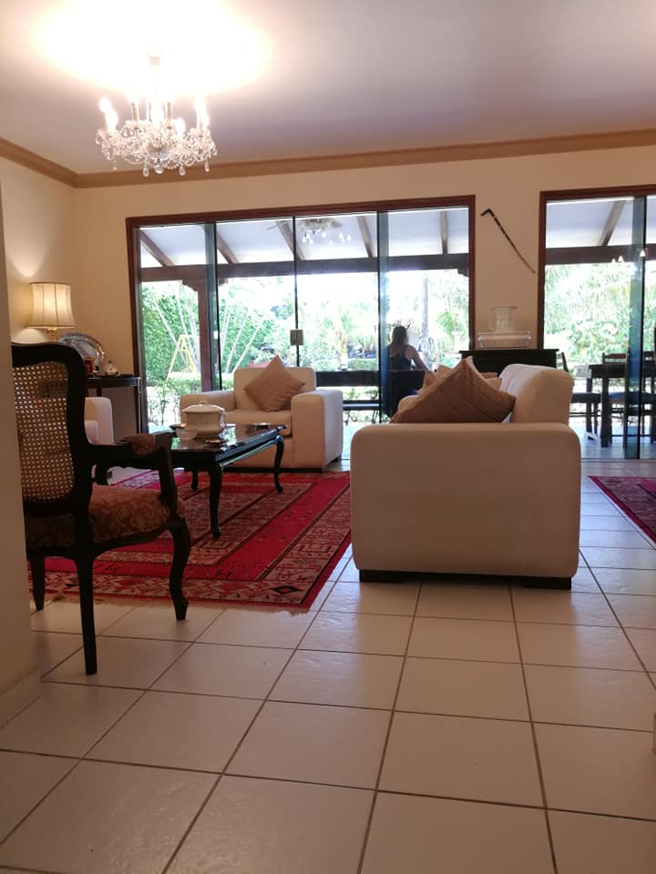 CASA CON OFICINA VENTA EN SANTA CRUZ Av Radial 17½ 5° Anillo