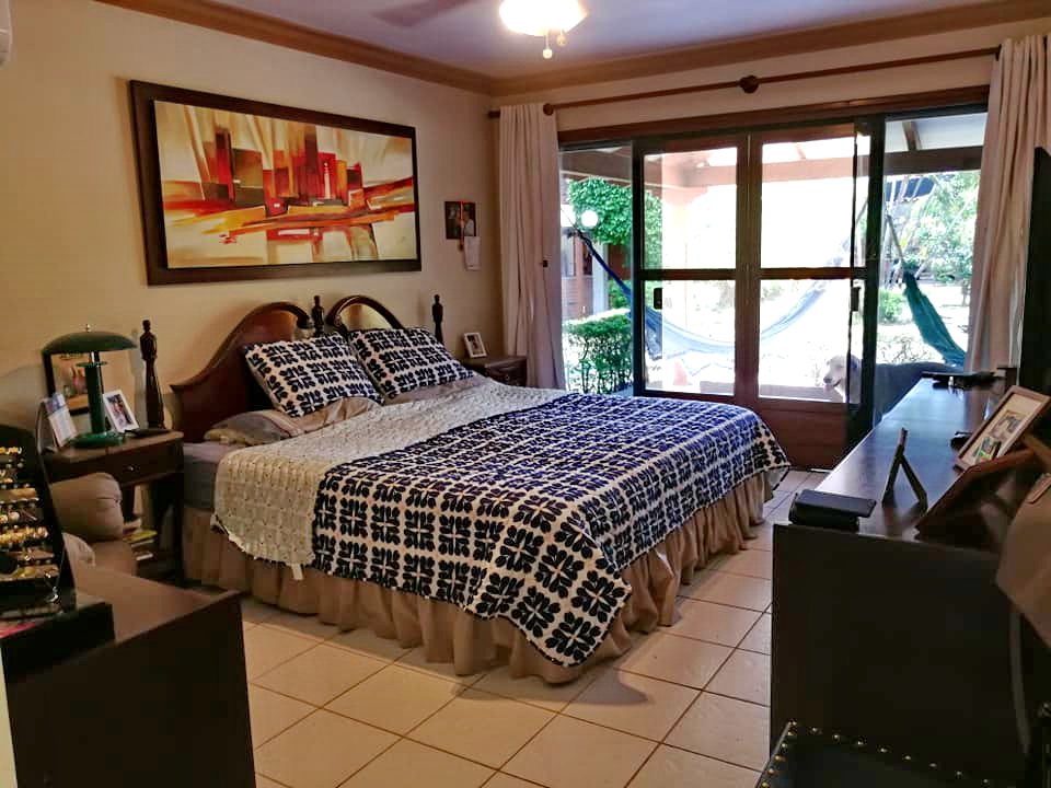 CASA CON OFICINA VENTA EN SANTA CRUZ Av Radial 17½ 5° Anillo