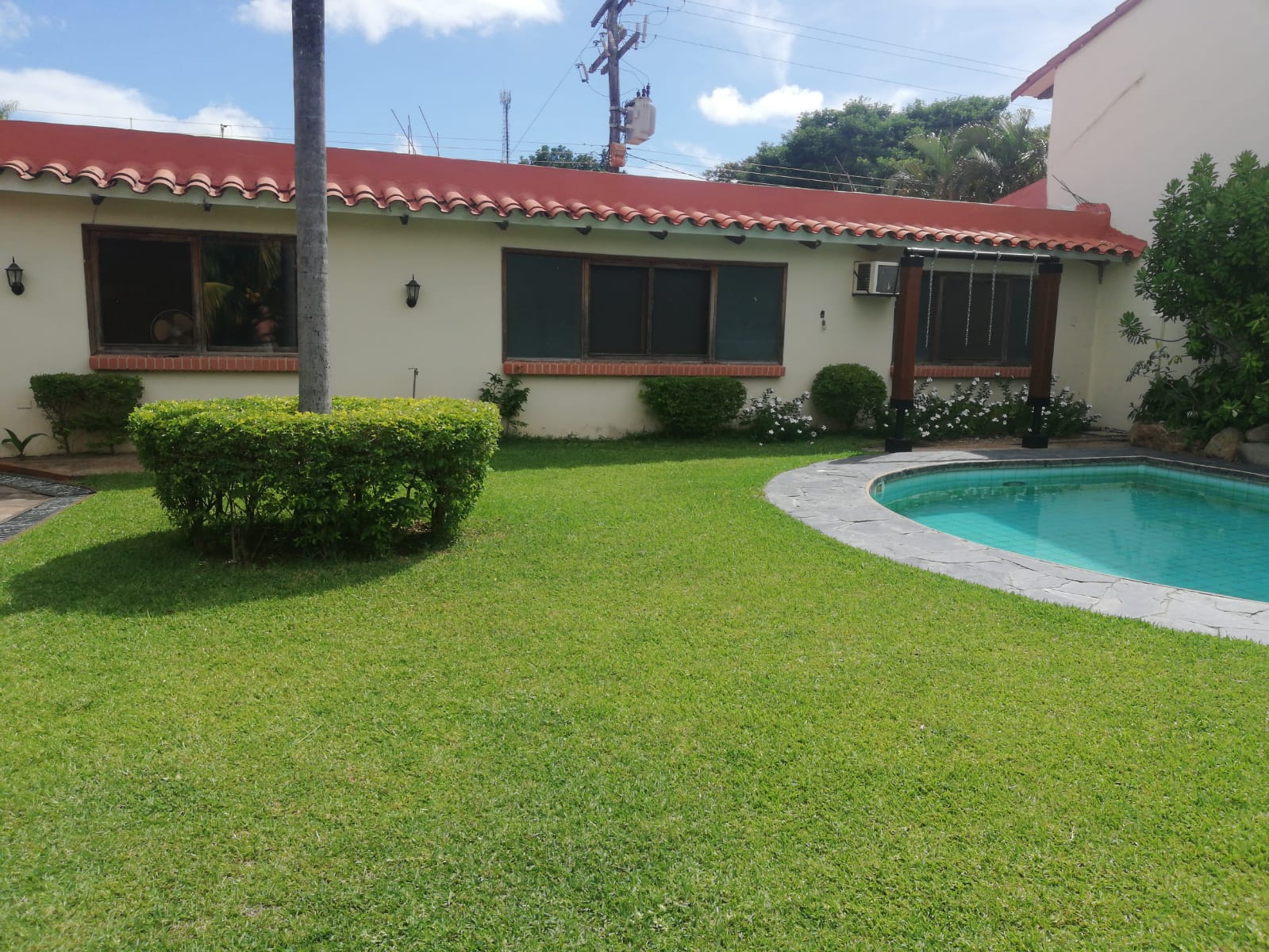 CASA CON OFICINA VENTA EN SANTA CRUZ Av Radial 17½ 5° Anillo
