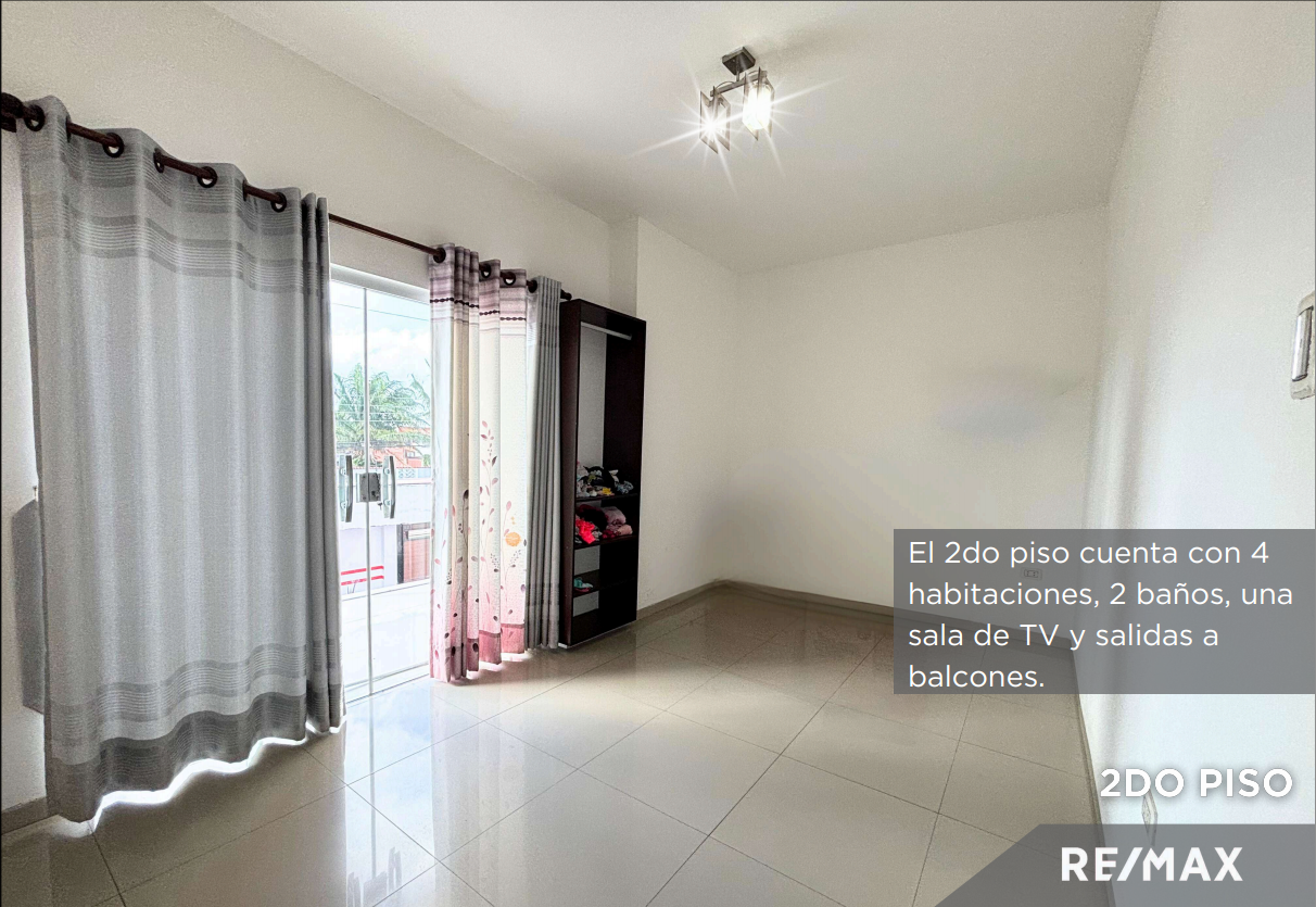 Casa amplia en Av. Cumavi, con local comercial