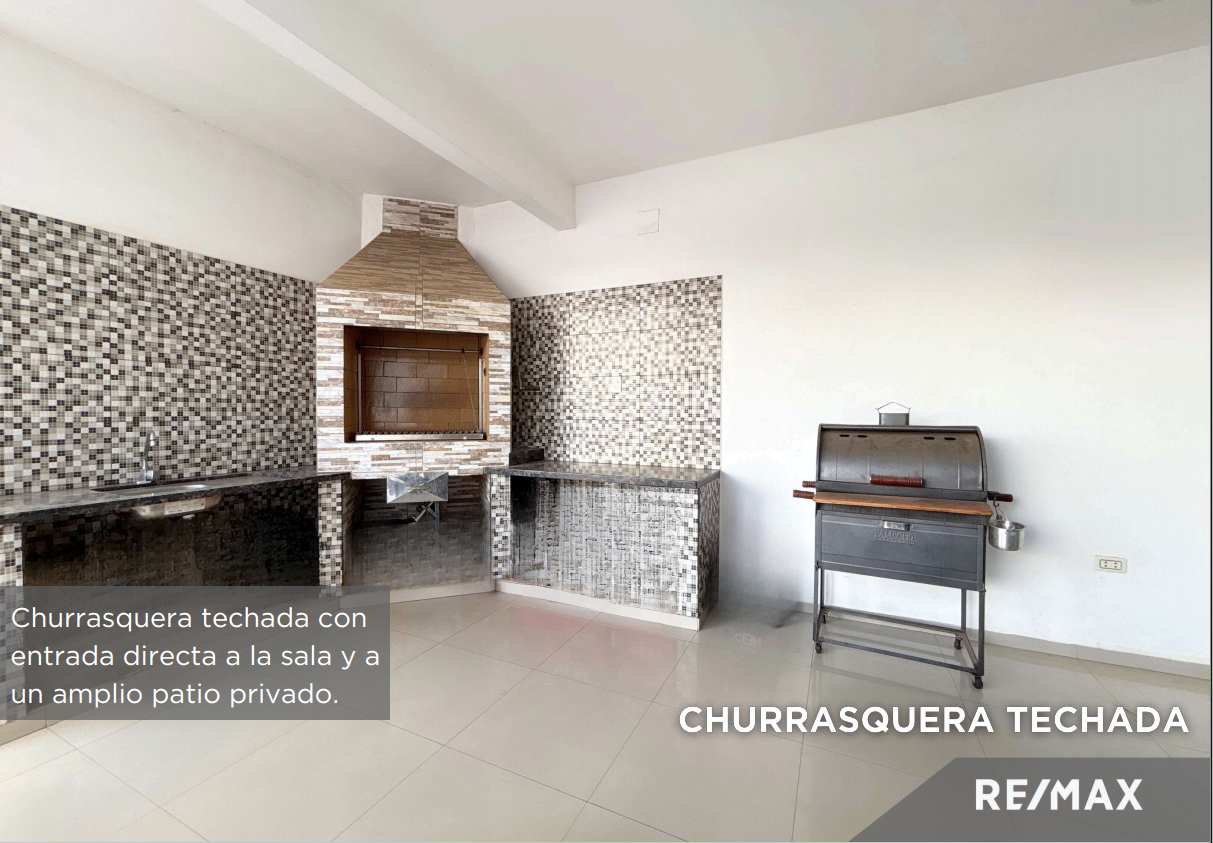 Casa amplia en Av. Cumavi, con local comercial
