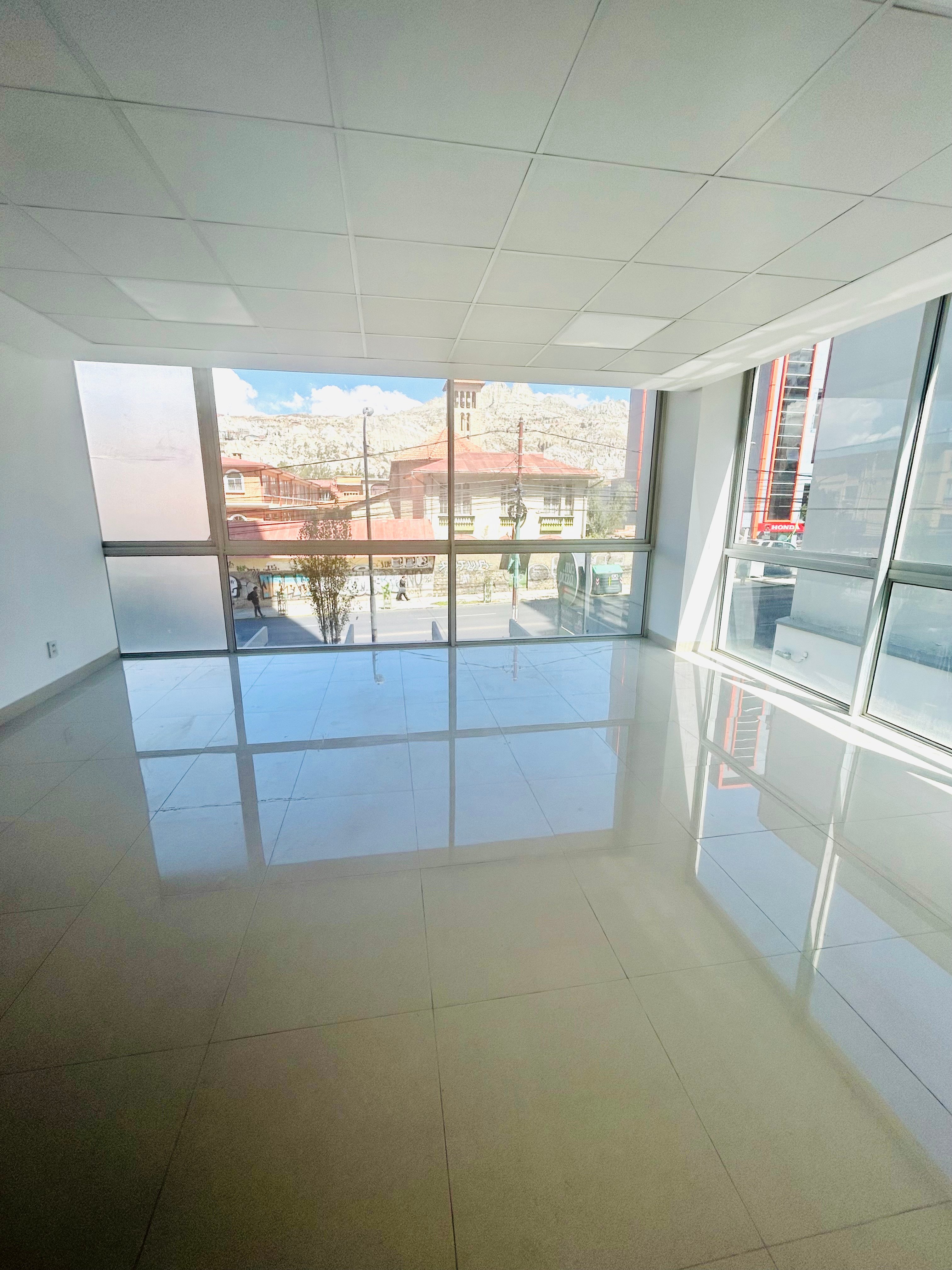 OFICINA ALQUILER OBRAJES - Prime Residential & Embassy Area