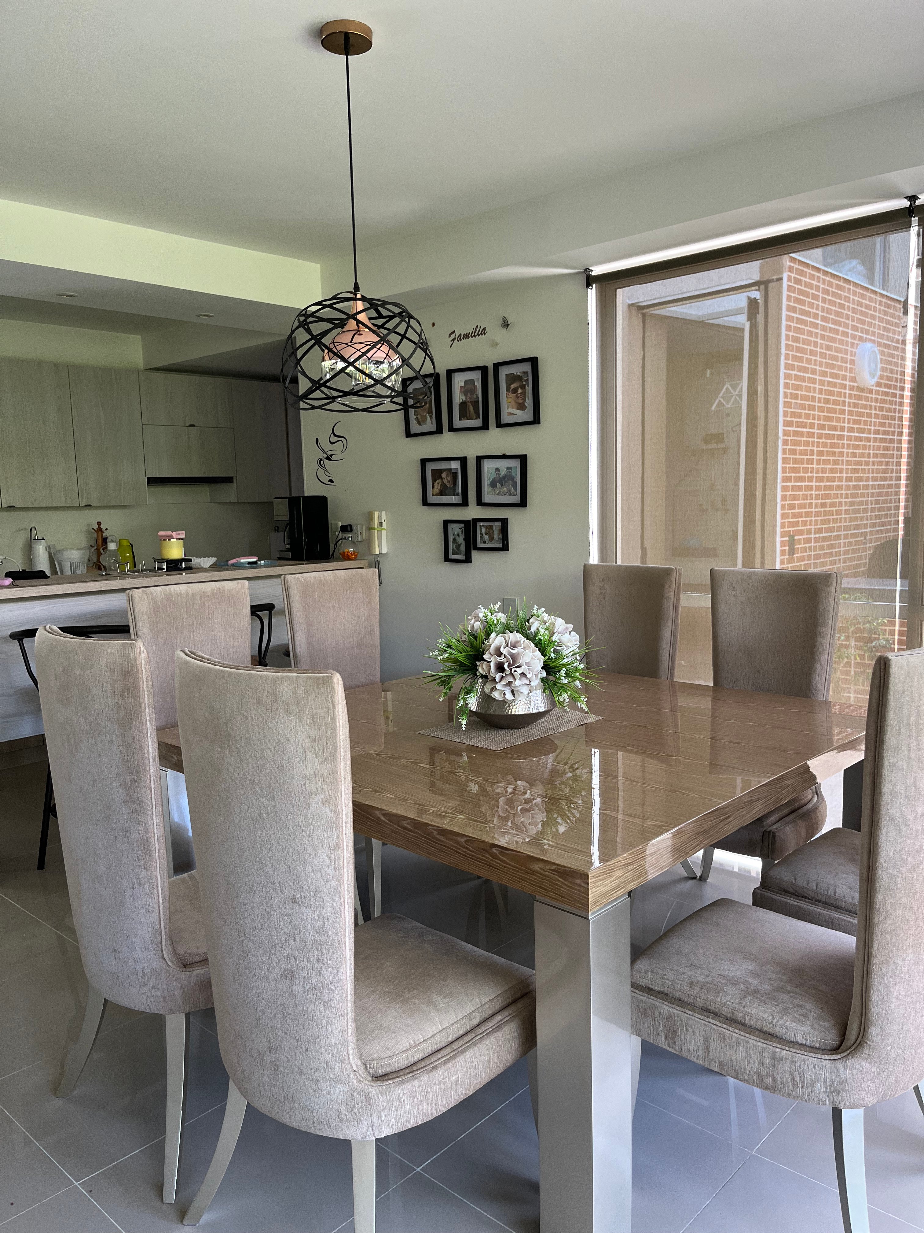 Hermosa casa en condominio 
