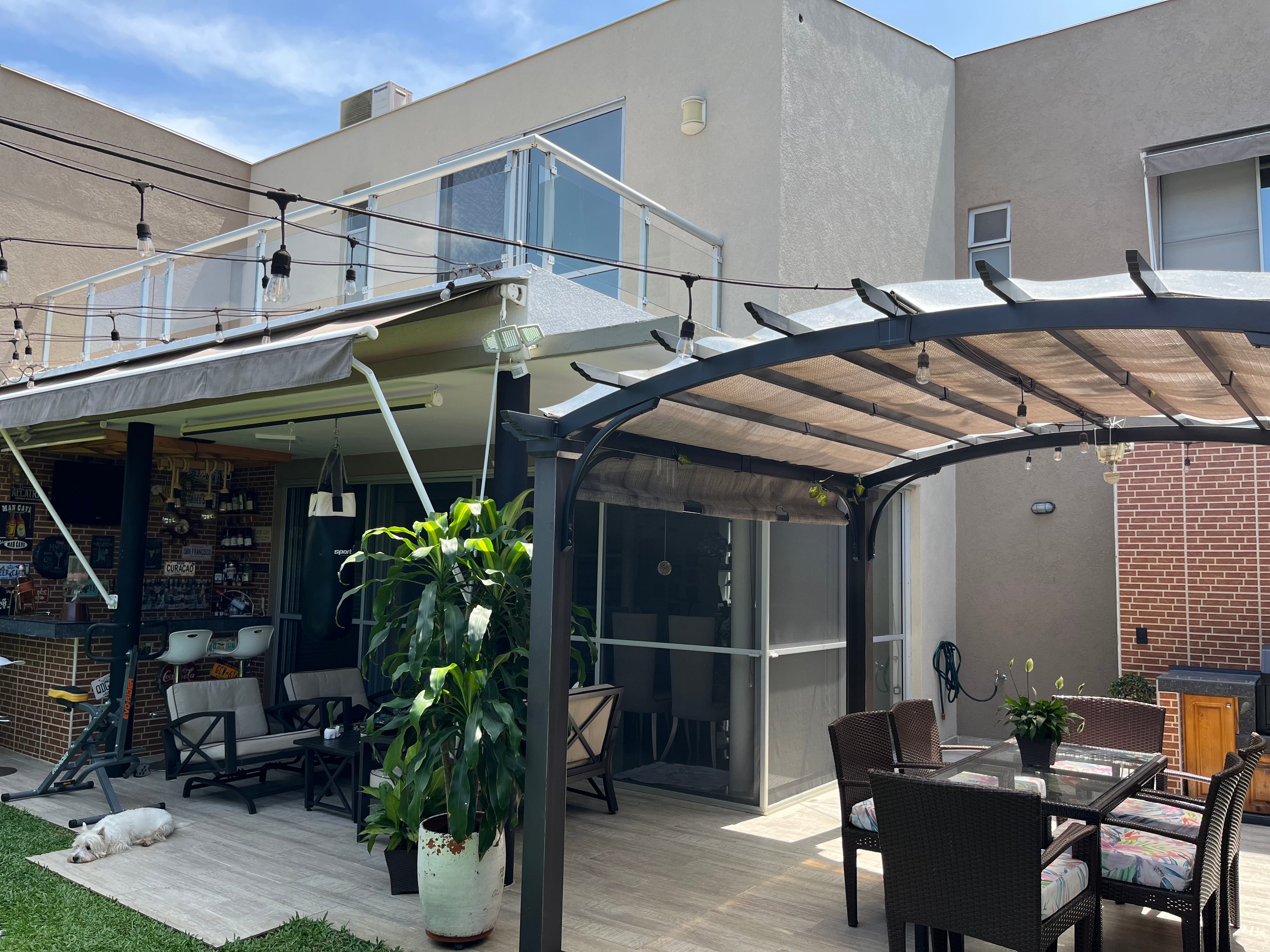 Hermosa casa en condominio 