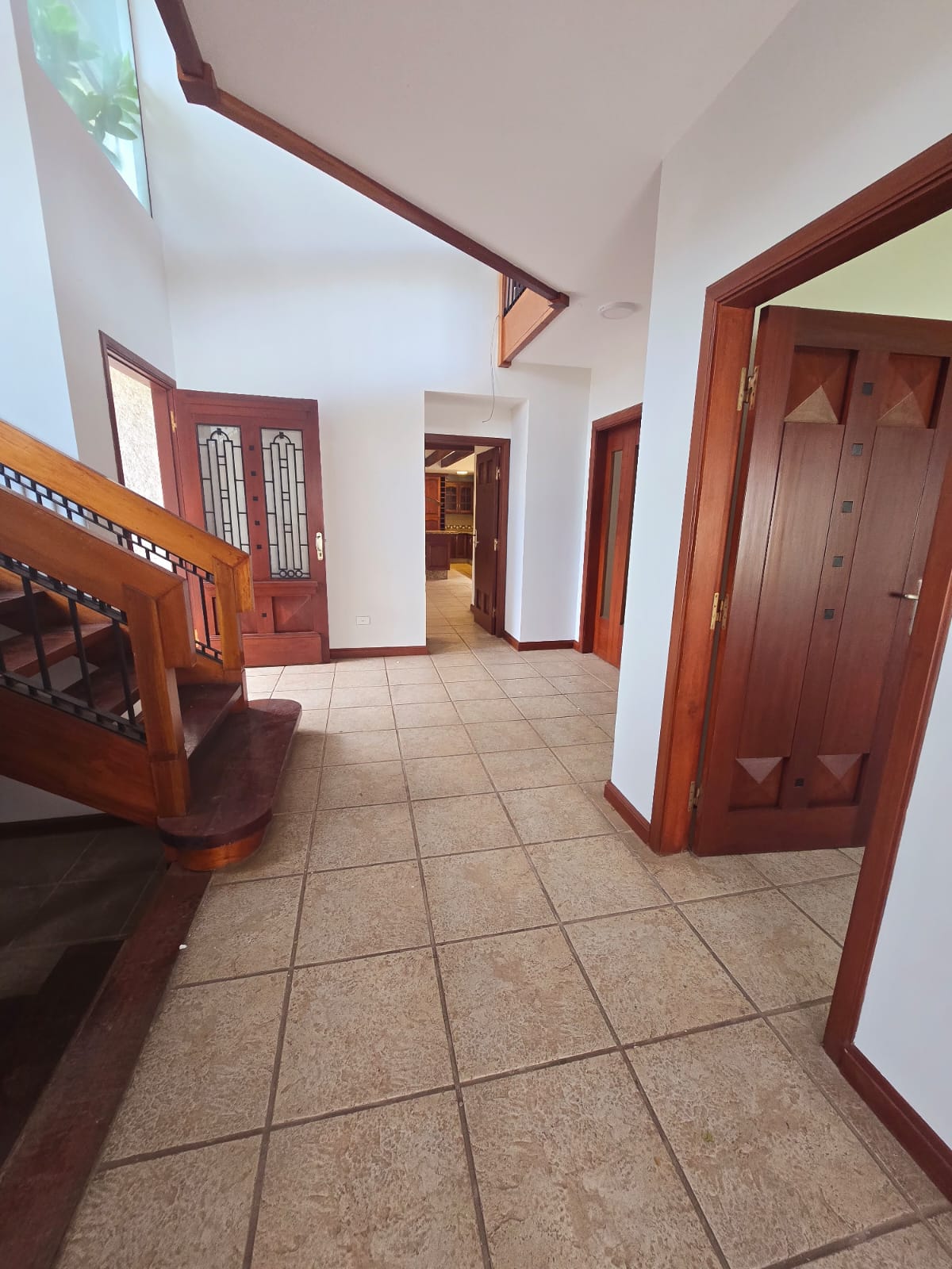 CASA EN ALQUILER BARRIO LAS PALMAS DE 4 HABITACIONES