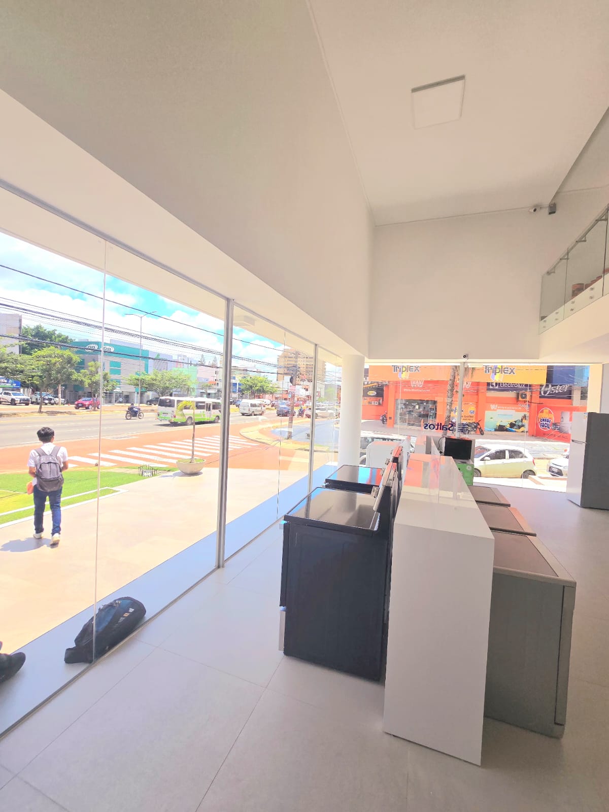 LOCAL COMERCIAL EN ALQUILER EN EQUIPETROL