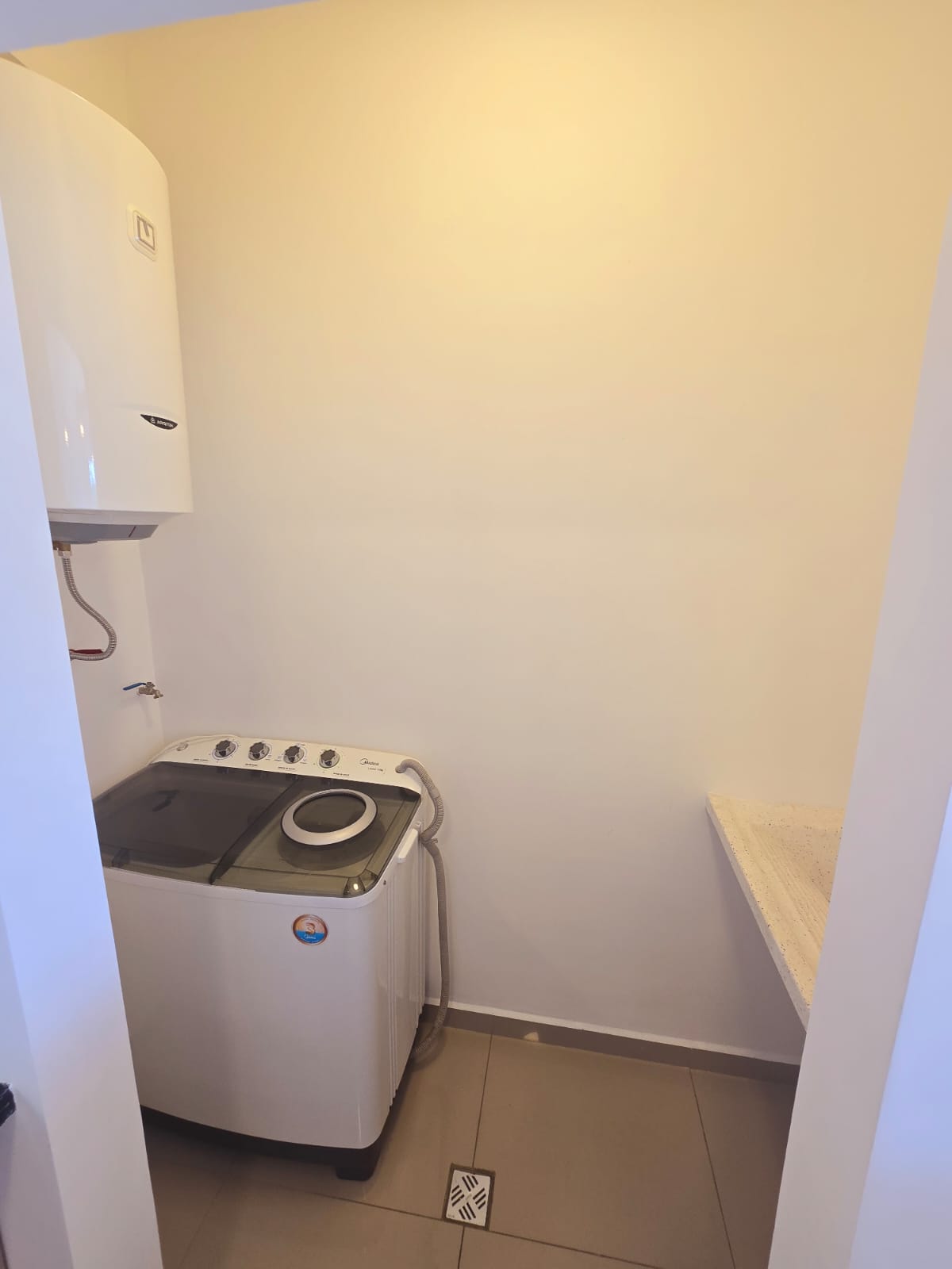 DPTO EN ALQUILER DE 2 DORMITORIOS SIN MUEBLES. ZONA NORTE EN CONDOMINIO - INMUEBLE NUMERO 557