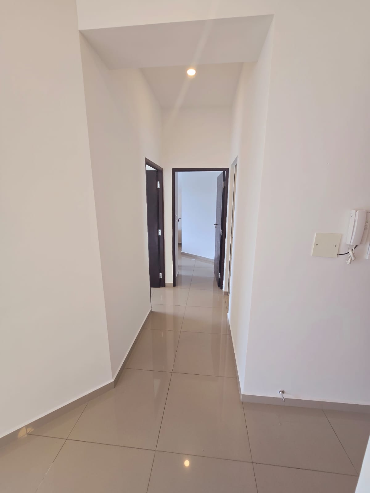 DPTO EN ALQUILER DE 2 DORMITORIOS SIN MUEBLES. ZONA NORTE EN CONDOMINIO - INMUEBLE NUMERO 557