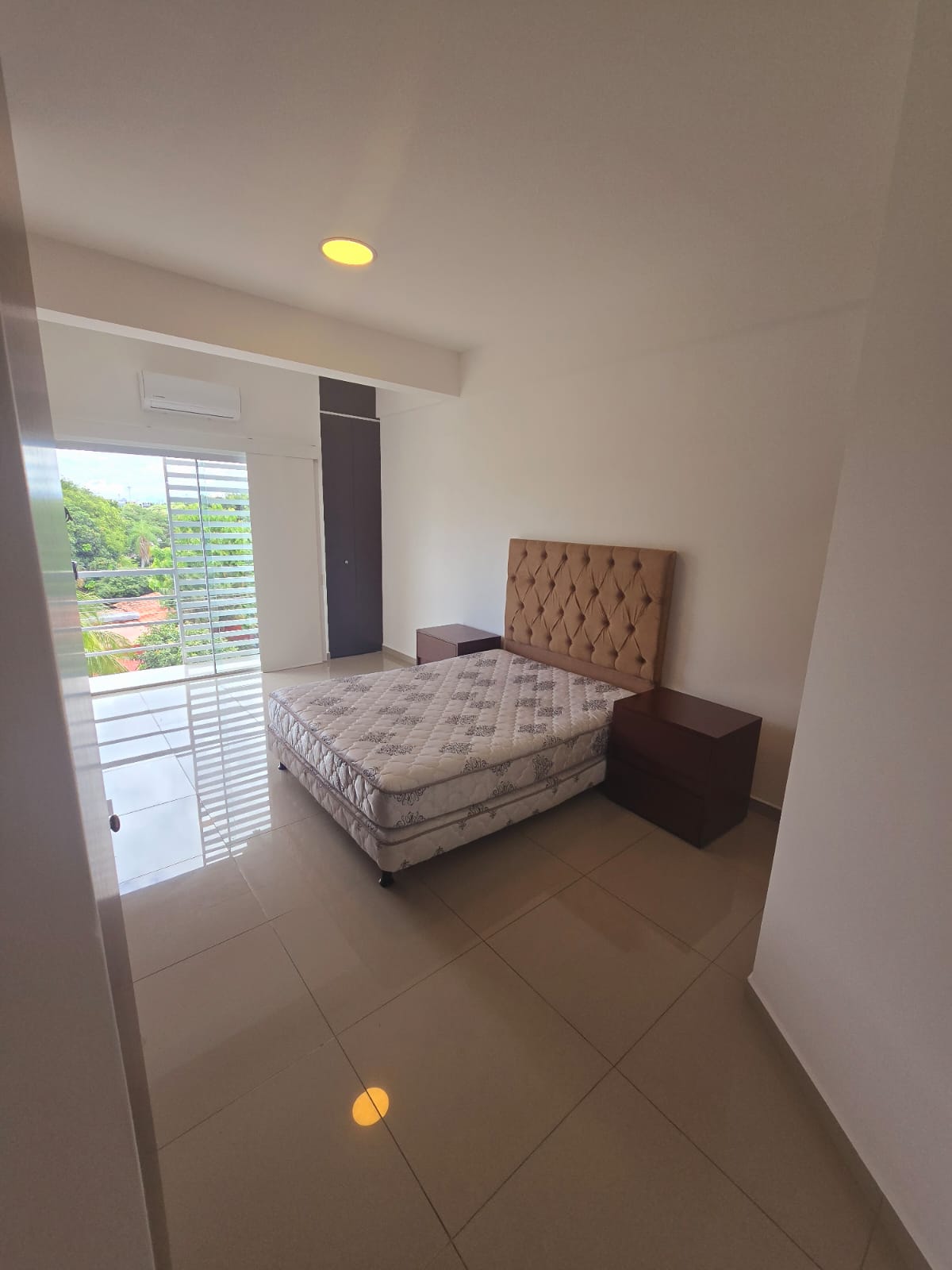 DPTO EN ALQUILER DE 2 DORMITORIOS SIN MUEBLES. ZONA NORTE EN CONDOMINIO - INMUEBLE NUMERO 557