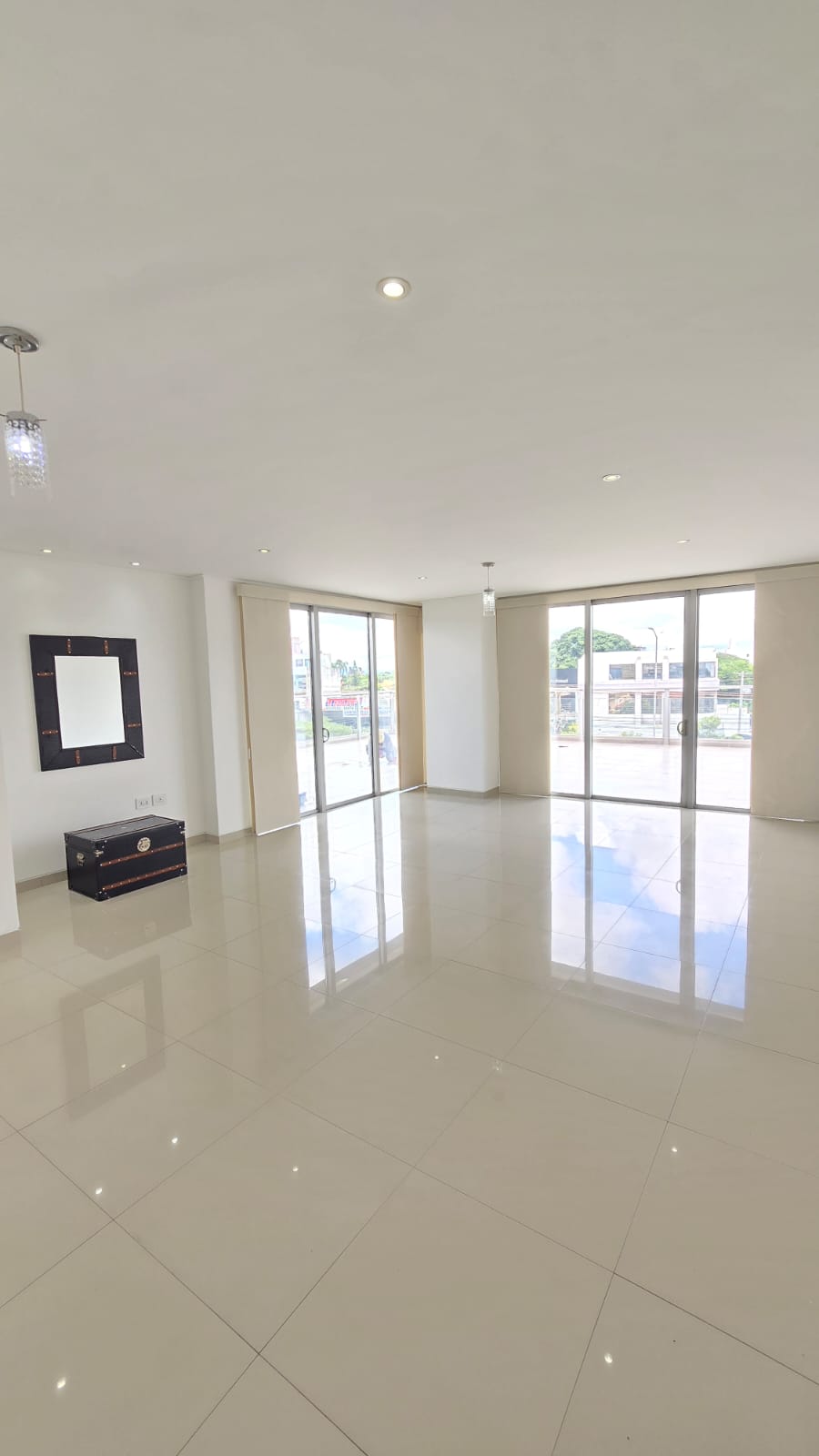 AMPLIO DEPARTAMENTO EN ALQUILER DE 3 DORMITORIOS EN SUITE CON AMPLIA TERRAZA PRIVADA DE 110 M2 - INMUEBLE NUMERO 563