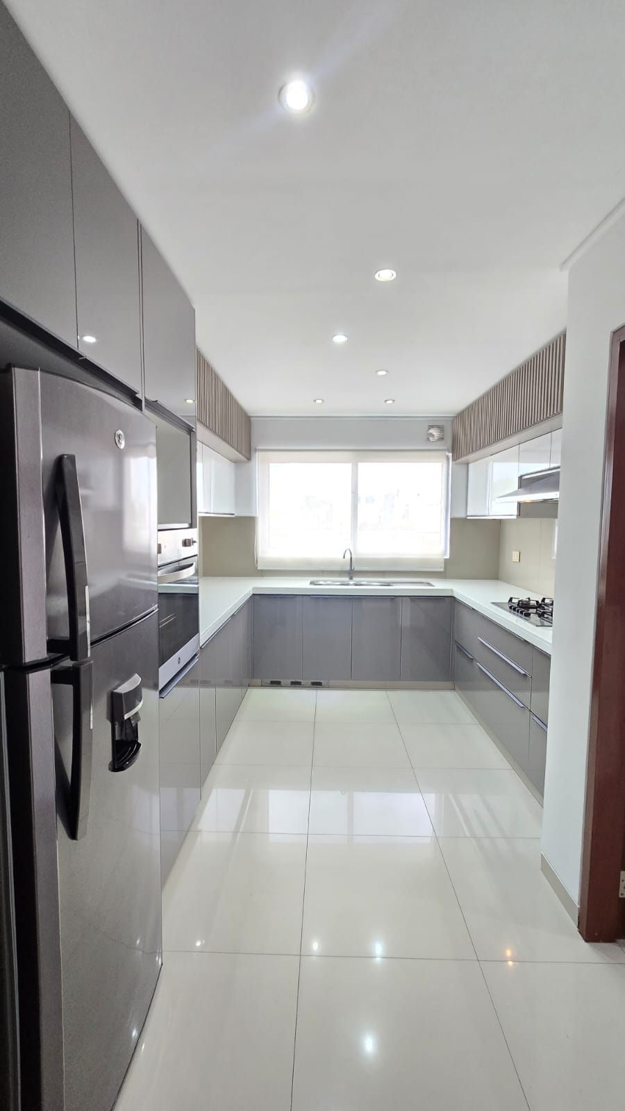 AMPLIO DEPARTAMENTO EN ALQUILER DE 3 DORMITORIOS EN SUITE CON AMPLIA TERRAZA PRIVADA DE 110 M2 - INMUEBLE NUMERO 563