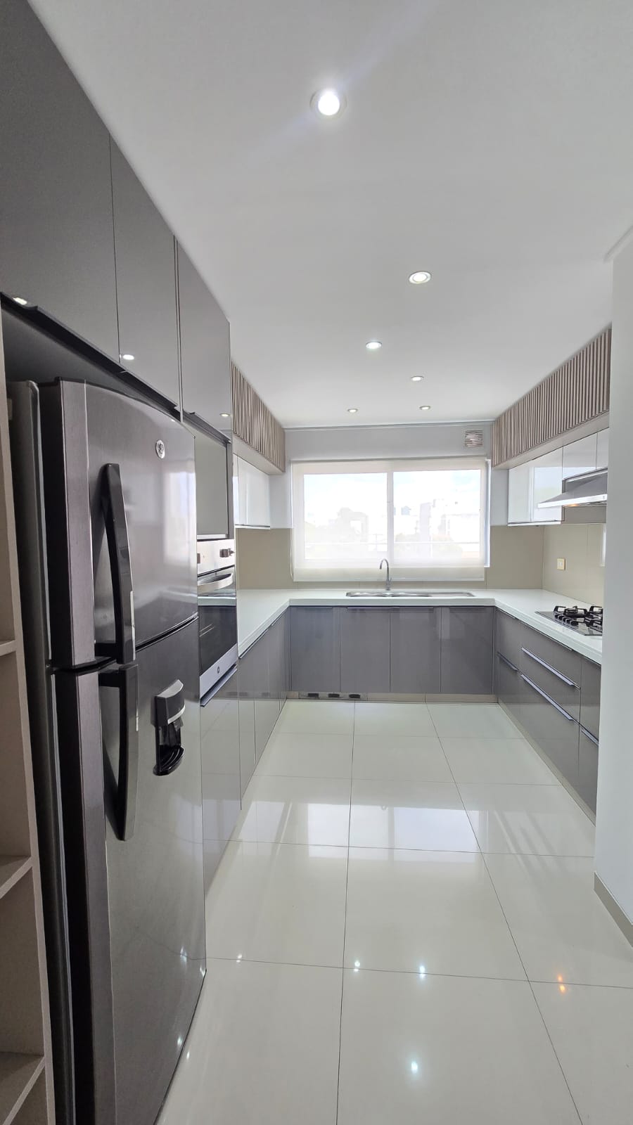 AMPLIO DEPARTAMENTO EN ALQUILER DE 3 DORMITORIOS EN SUITE CON AMPLIA TERRAZA PRIVADA DE 110 M2 - INMUEBLE NUMERO 563