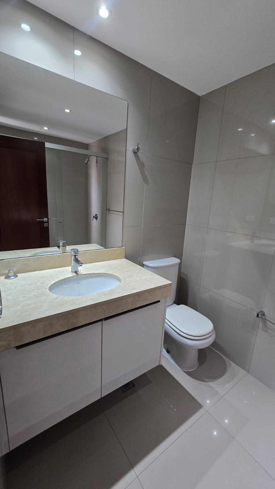 AMPLIO DEPARTAMENTO EN ALQUILER DE 3 DORMITORIOS EN SUITE CON AMPLIA TERRAZA PRIVADA DE 110 M2 - INMUEBLE NUMERO 563