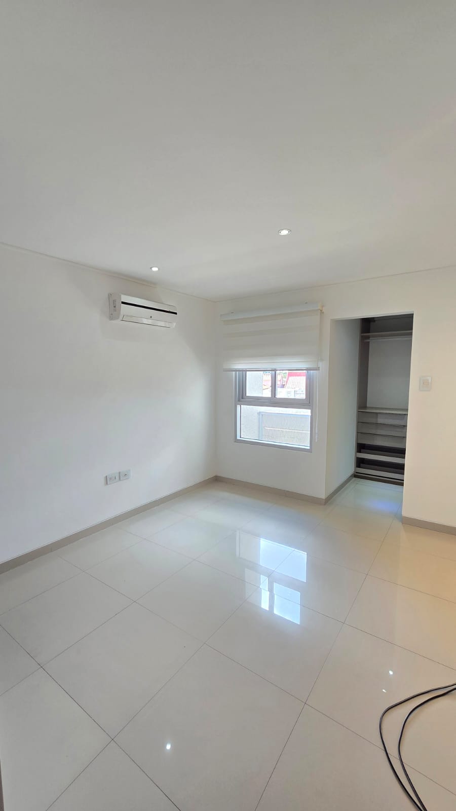 AMPLIO DEPARTAMENTO EN ALQUILER DE 3 DORMITORIOS EN SUITE CON AMPLIA TERRAZA PRIVADA DE 110 M2 - INMUEBLE NUMERO 563