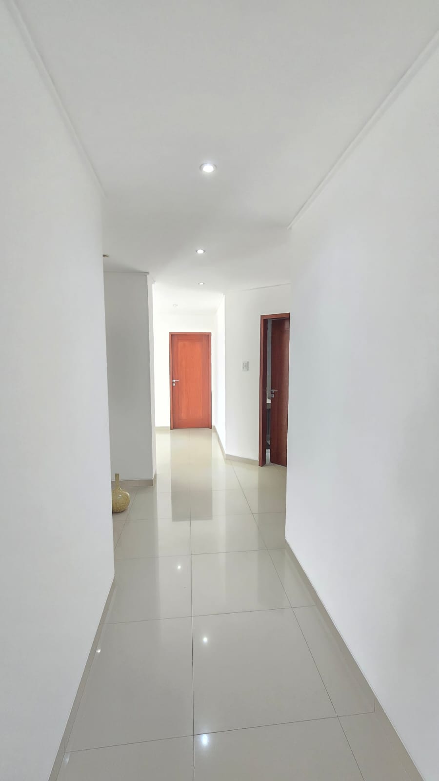 AMPLIO DEPARTAMENTO EN ALQUILER DE 3 DORMITORIOS EN SUITE CON AMPLIA TERRAZA PRIVADA DE 110 M2 - INMUEBLE NUMERO 563