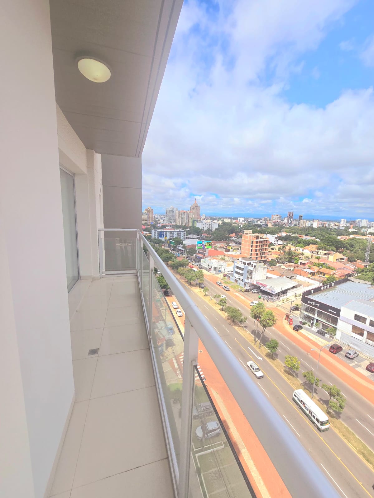 AMPLIO DEPARTAMENTO EN ALQUILER DE 3 DORMITORIOS EN SUITE - INMUEBLE NUMERO 566