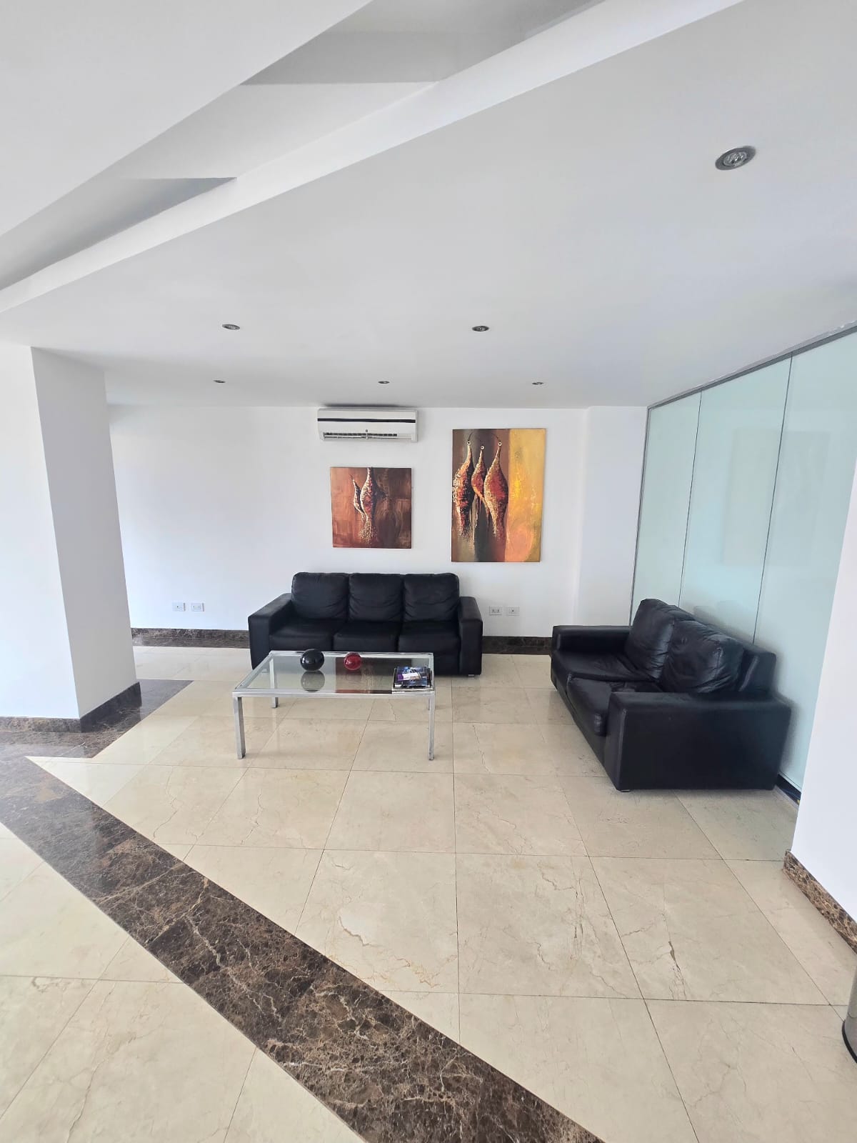 AMPLIO DEPARTAMENTO EN ALQUILER DE 3 DORMITORIOS EN SUITE - INMUEBLE NUMERO 566