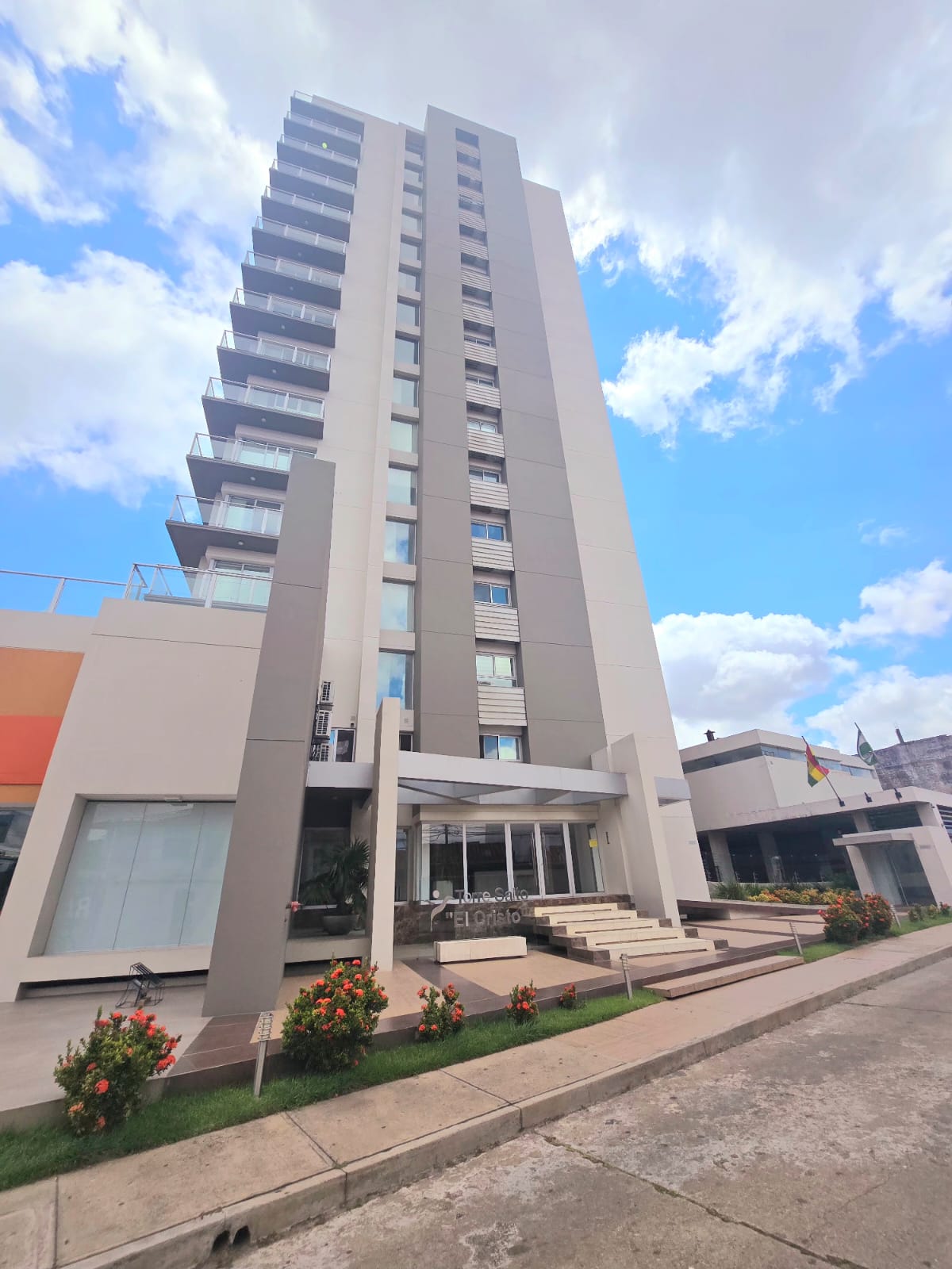 AMPLIO DEPARTAMENTO EN ALQUILER DE 3 DORMITORIOS EN SUITE - INMUEBLE NUMERO 566