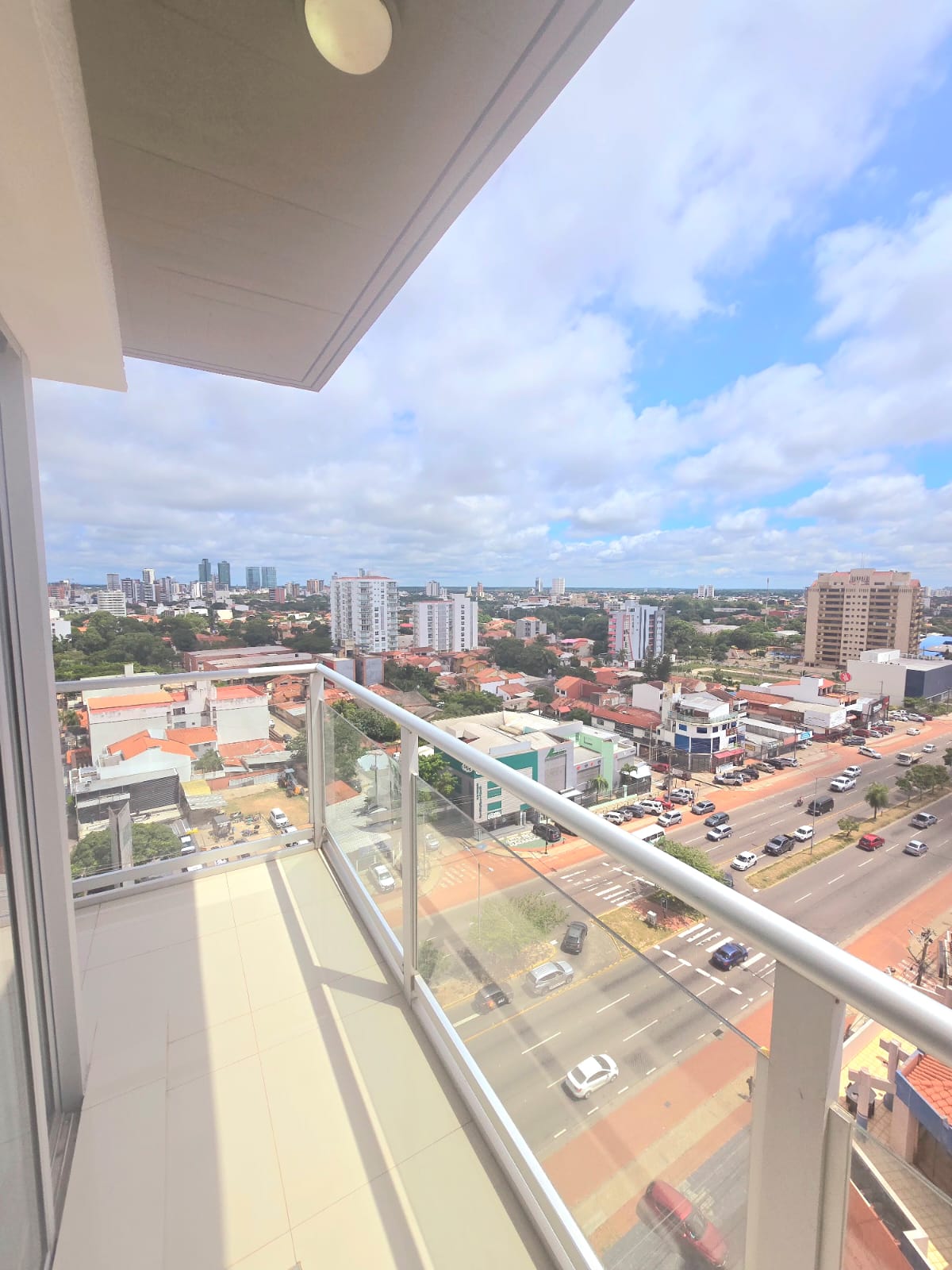 AMPLIO DEPARTAMENTO EN ALQUILER DE 3 DORMITORIOS EN SUITE - INMUEBLE NUMERO 566