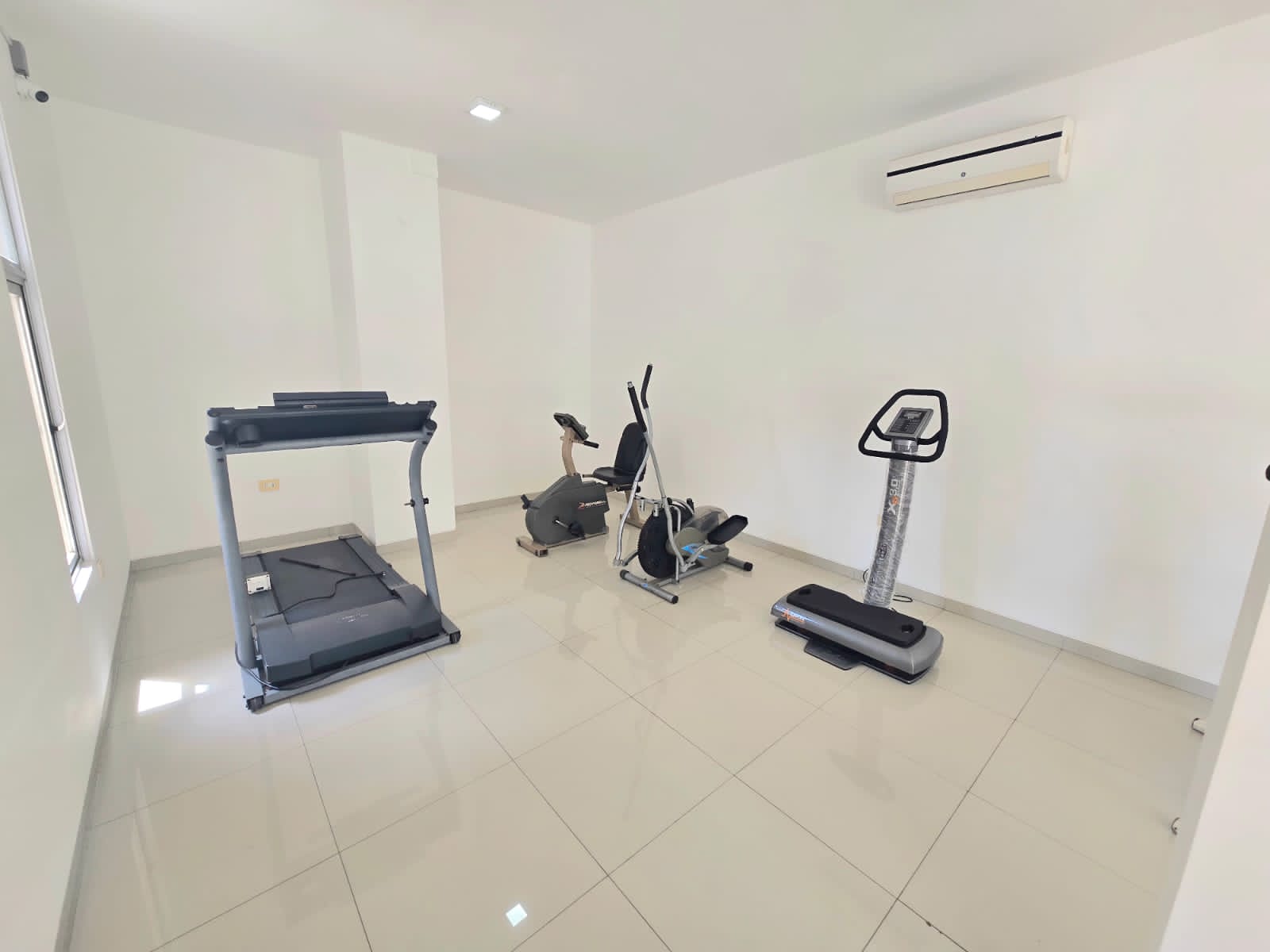 AMPLIO DEPARTAMENTO EN ALQUILER DE 3 DORMITORIOS EN SUITE - INMUEBLE NUMERO 566