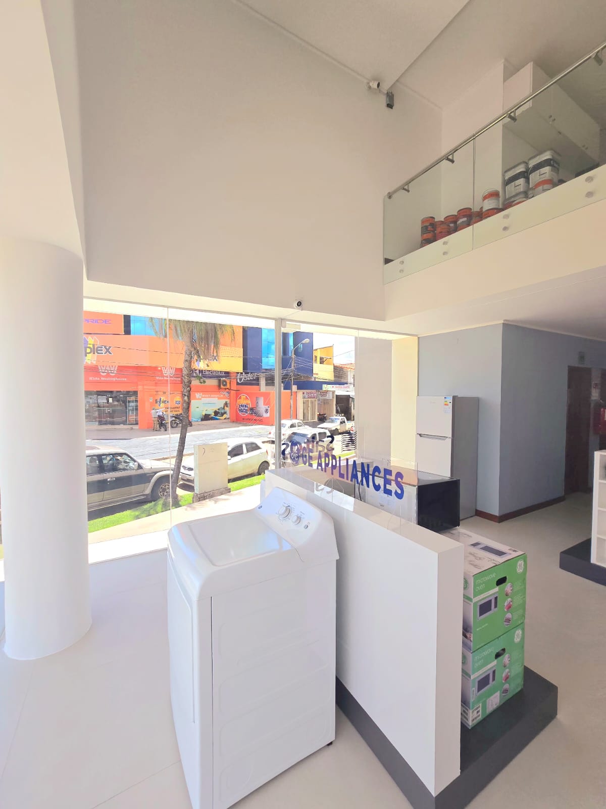 LOCAL COMERCIAL EN ALQUILER SOBRE AVENIDA ZONA NORTE - INMUEBLE NUMERO 567